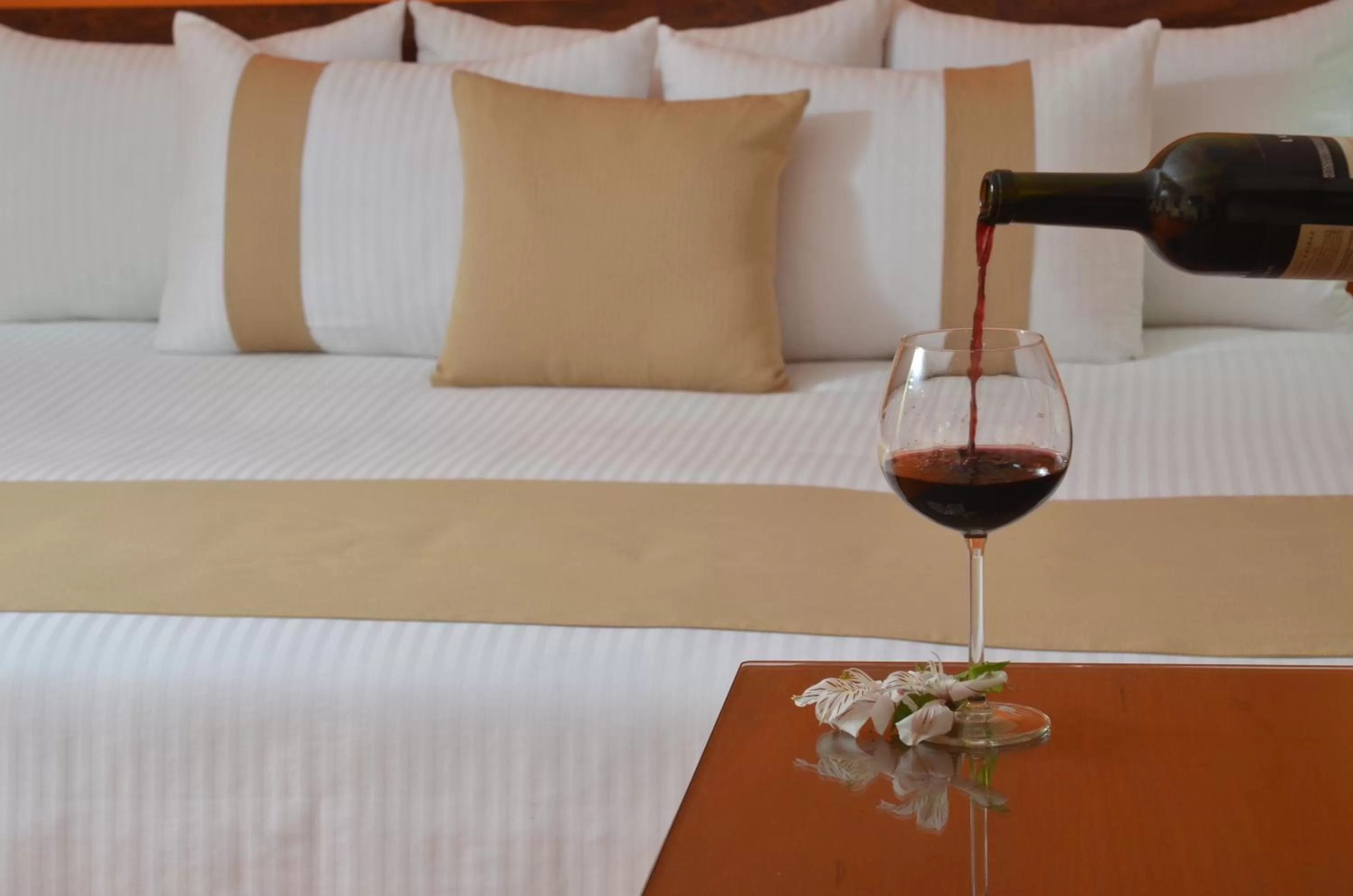 Photo of the whole room in Mision Monterrey Centro Historico