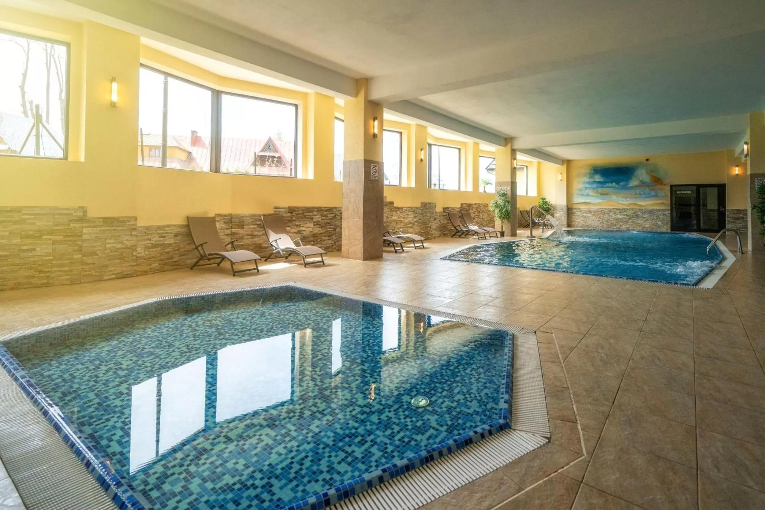 Swimming pool in Hotel Tatra