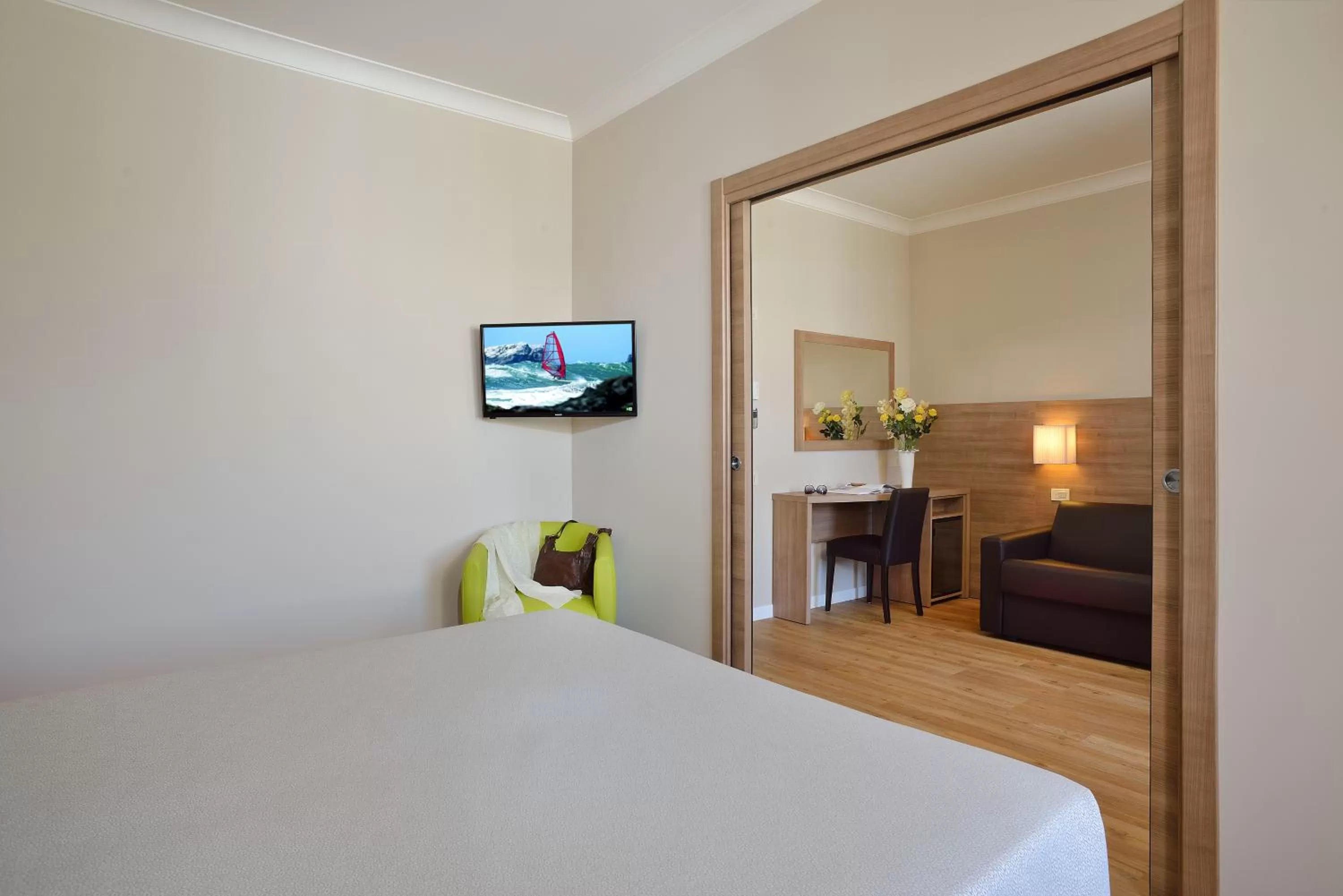 Photo of the whole room, Bed in Hotel Rossini