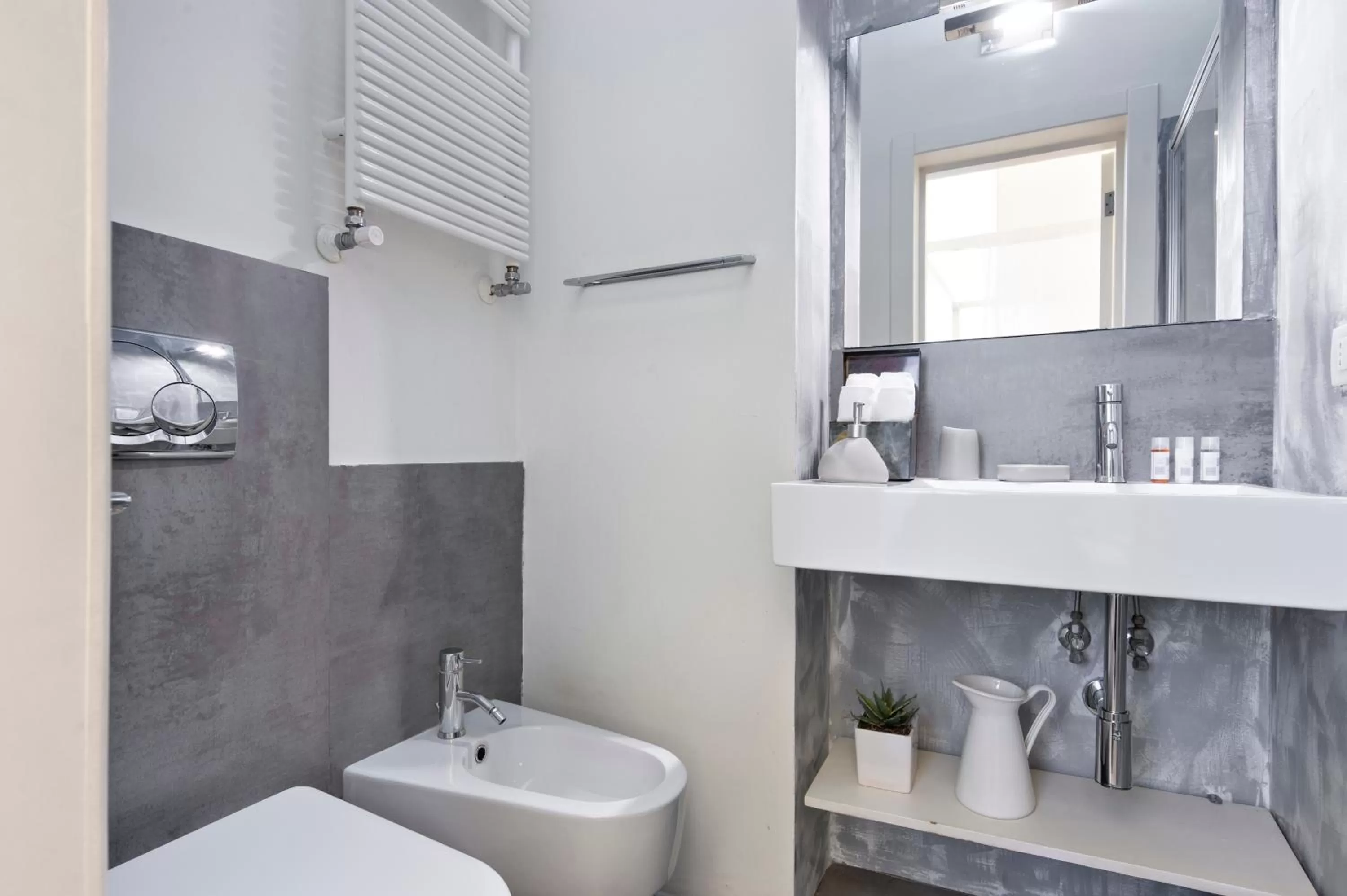 Shower in Casa di Lo Suites