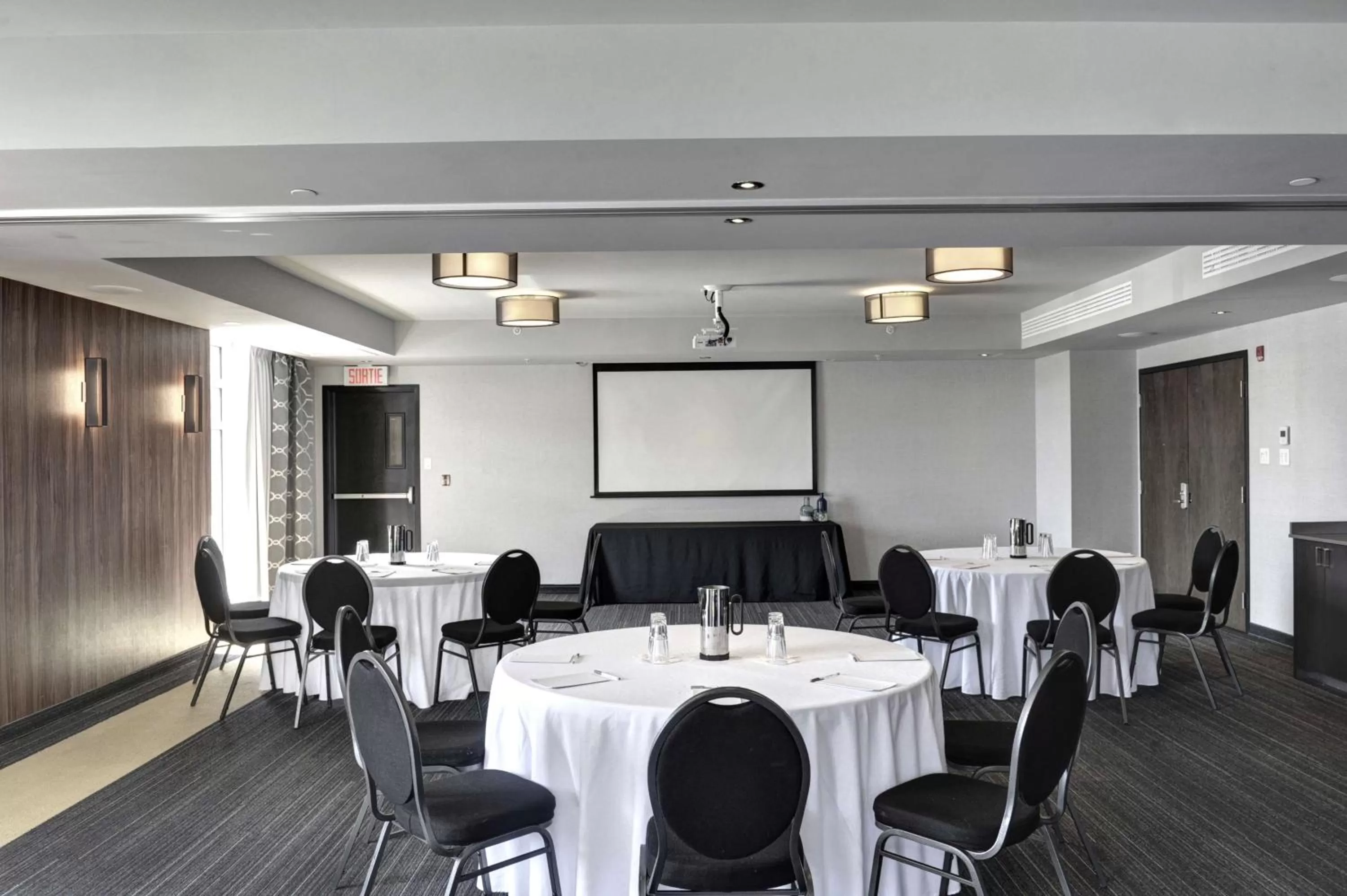 Meeting/conference room in Hampton Inn & Suites by Hilton Quebec City Levis