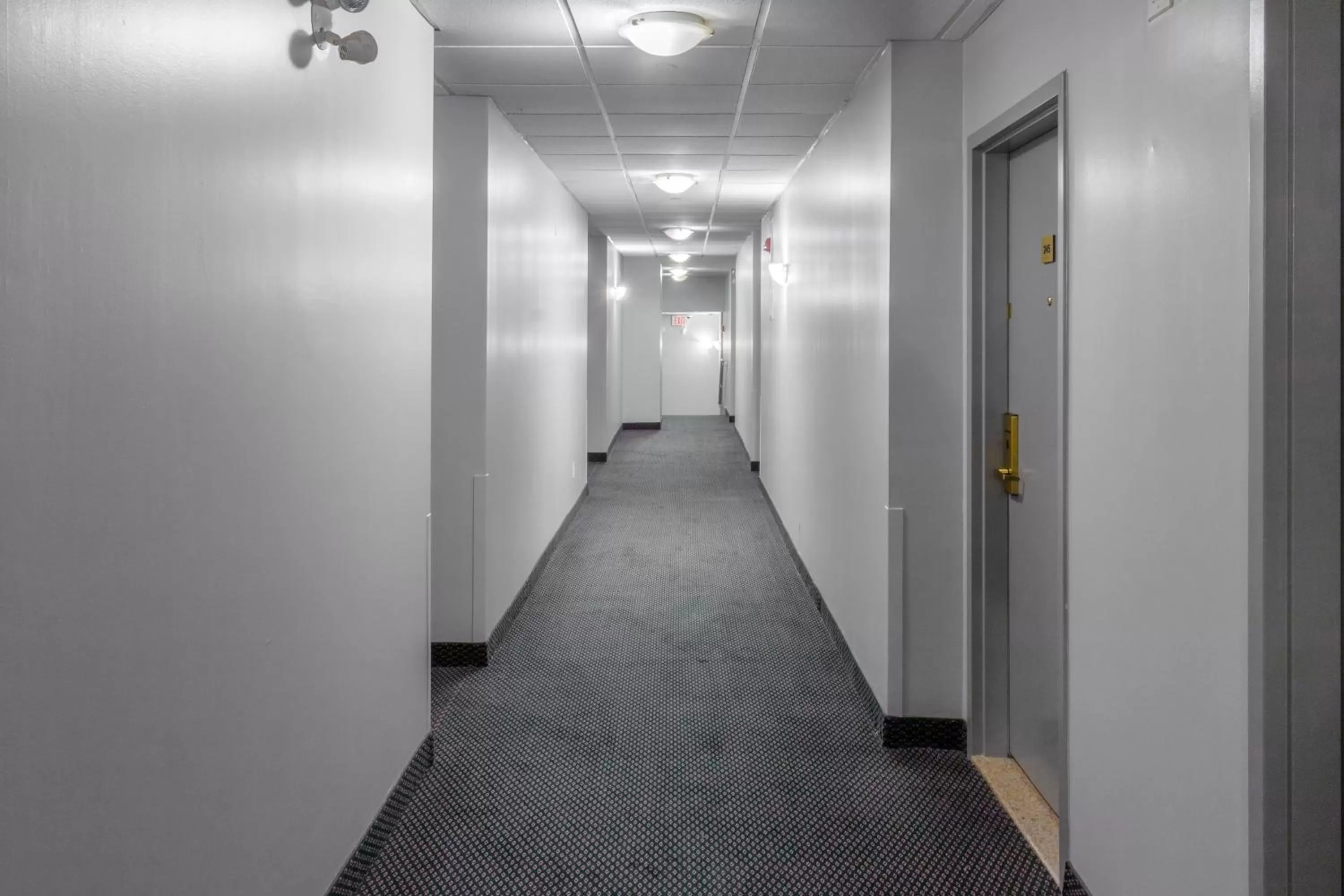 Premier Inn & Suites - Downtown Hamilton