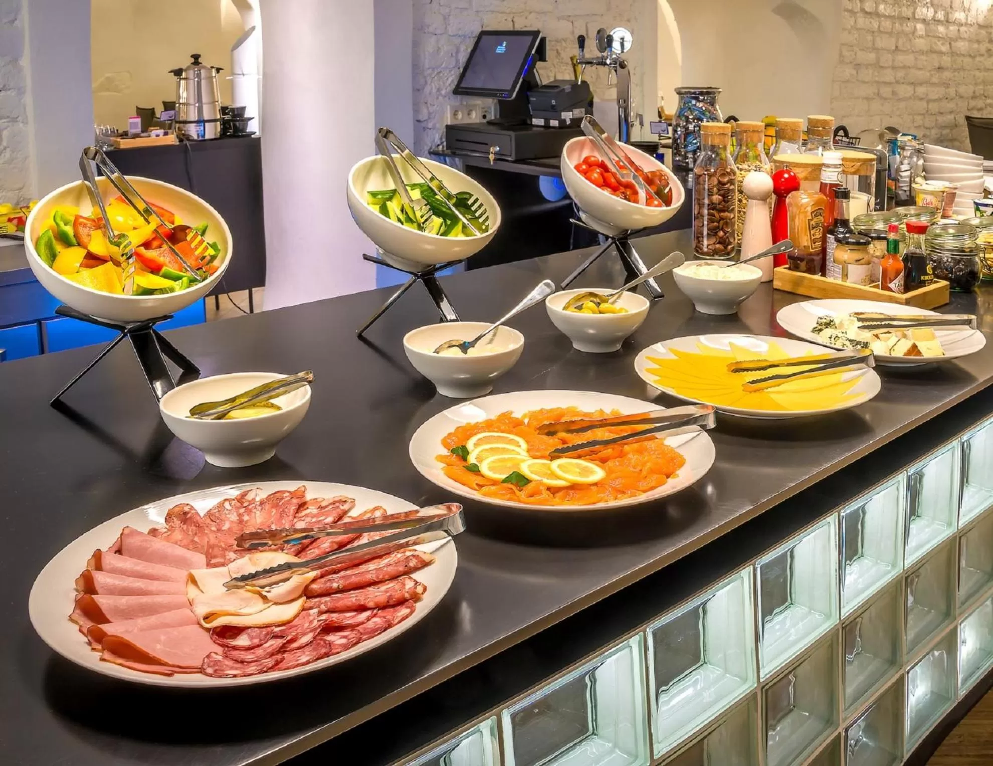 Breakfast in Artagonist Art Hotel