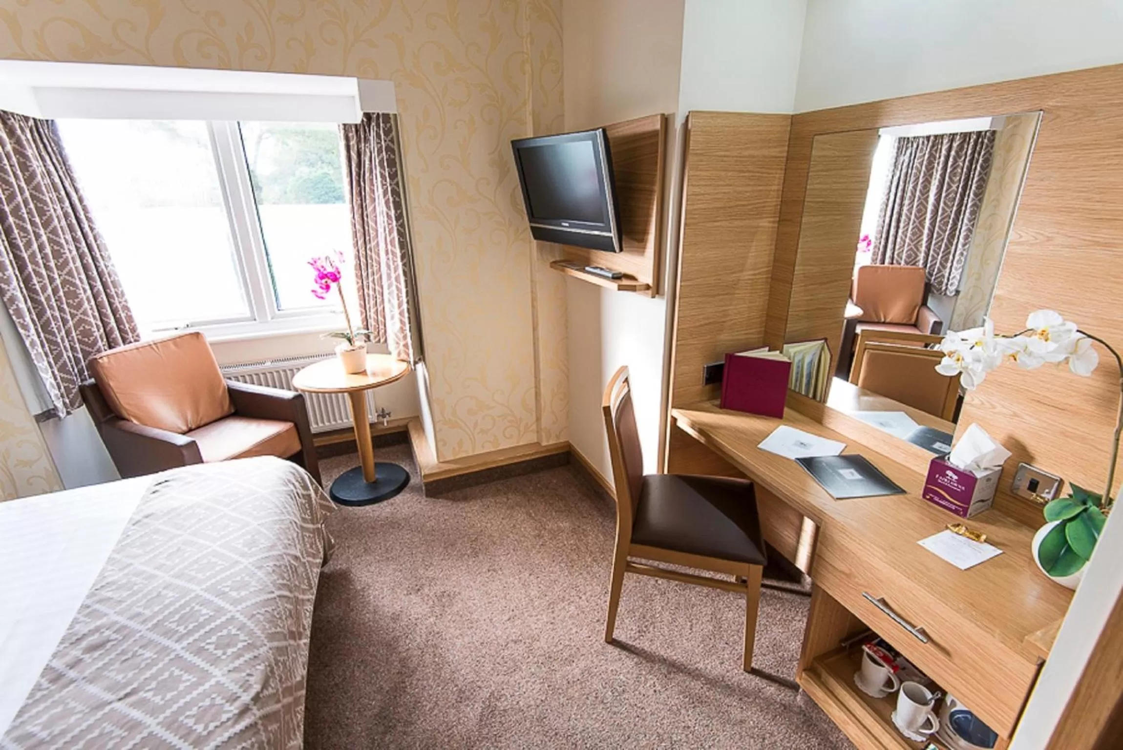 Bedroom, Bed in Fairlawns, Hotel And Spa