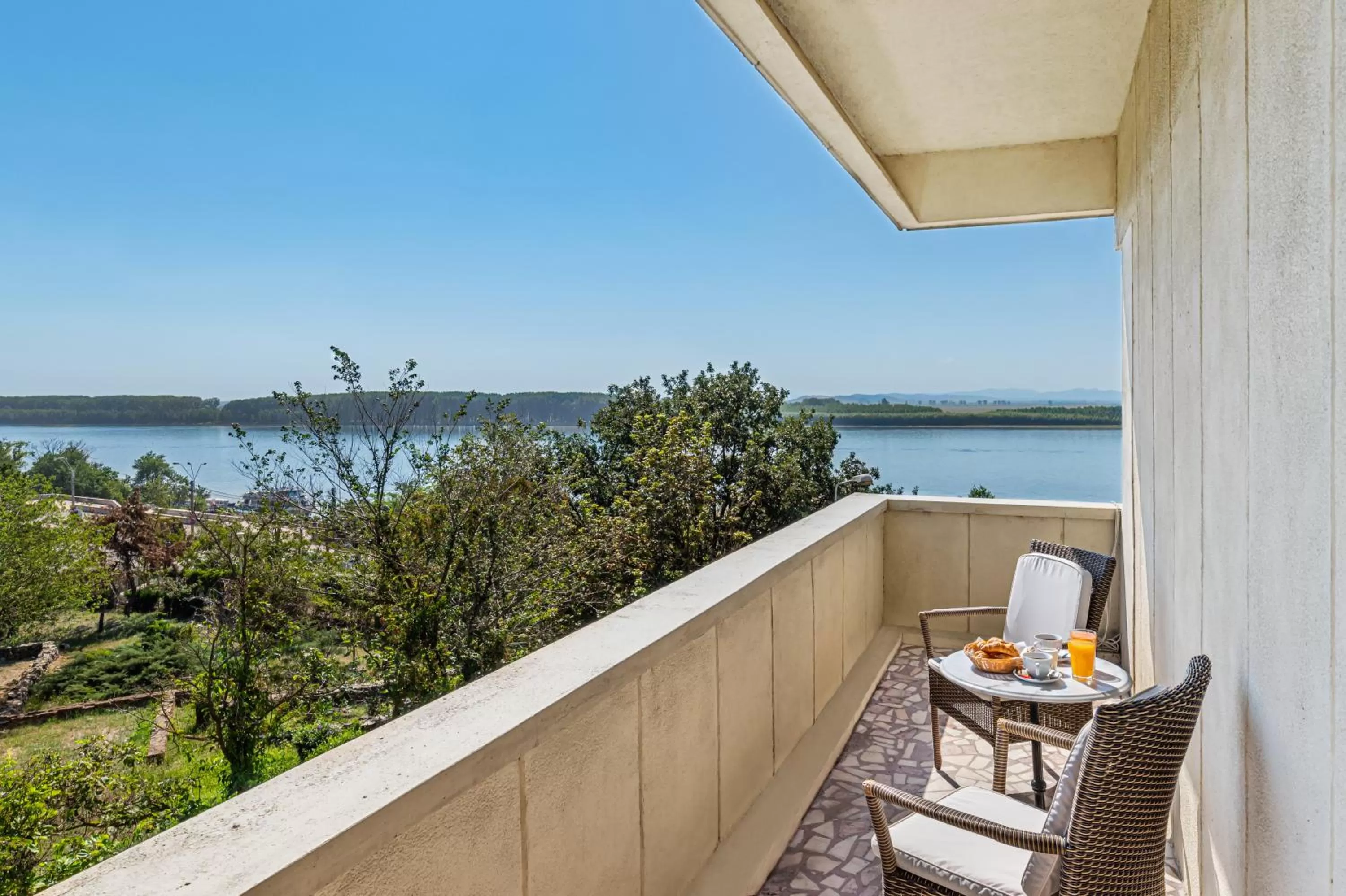 Balcony/Terrace in Faleza Hotel by Vega