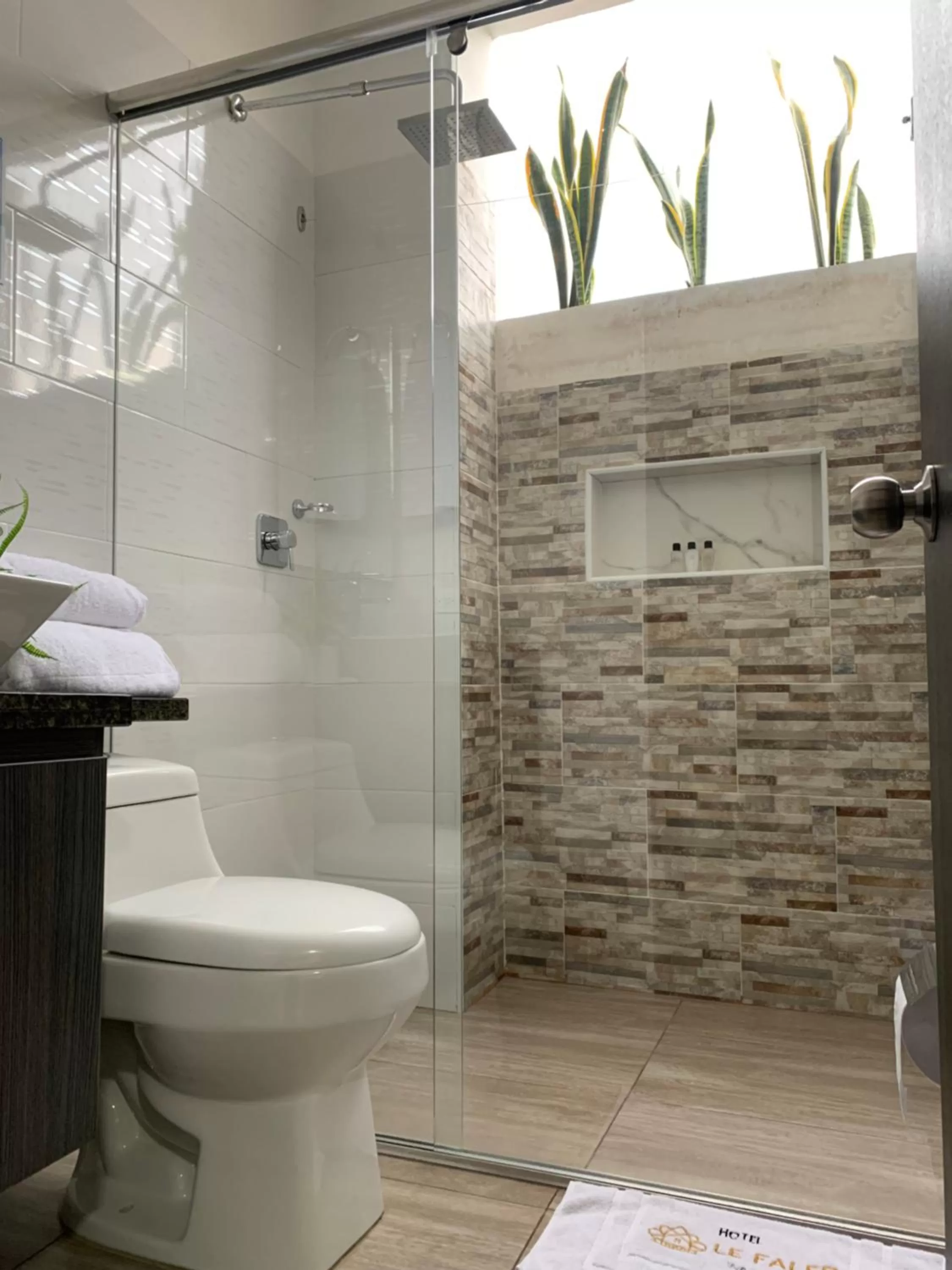 Bathroom in Hotel Le Falep