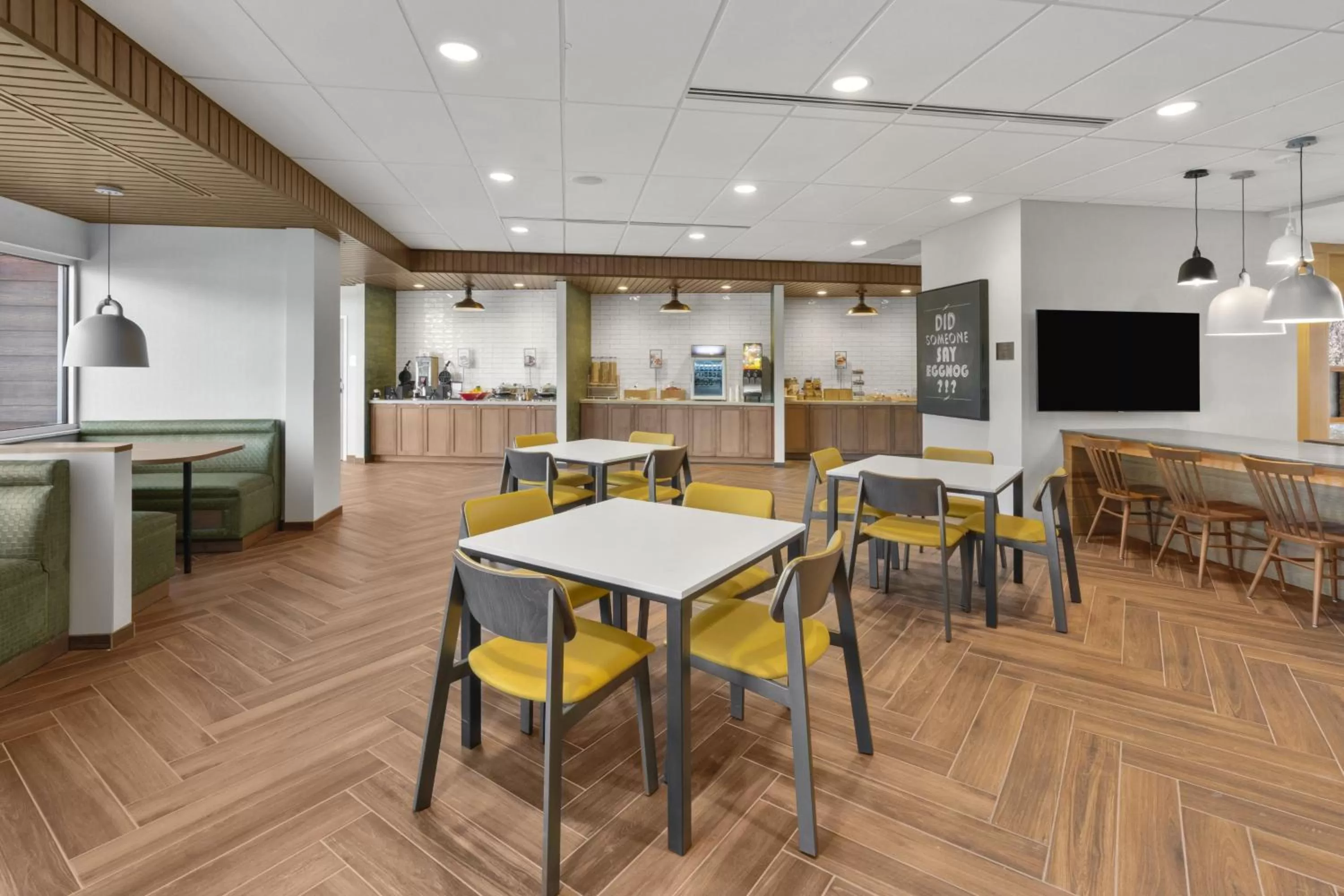 Breakfast in Fairfield by Marriott Inn & Suites Seattle Poulsbo