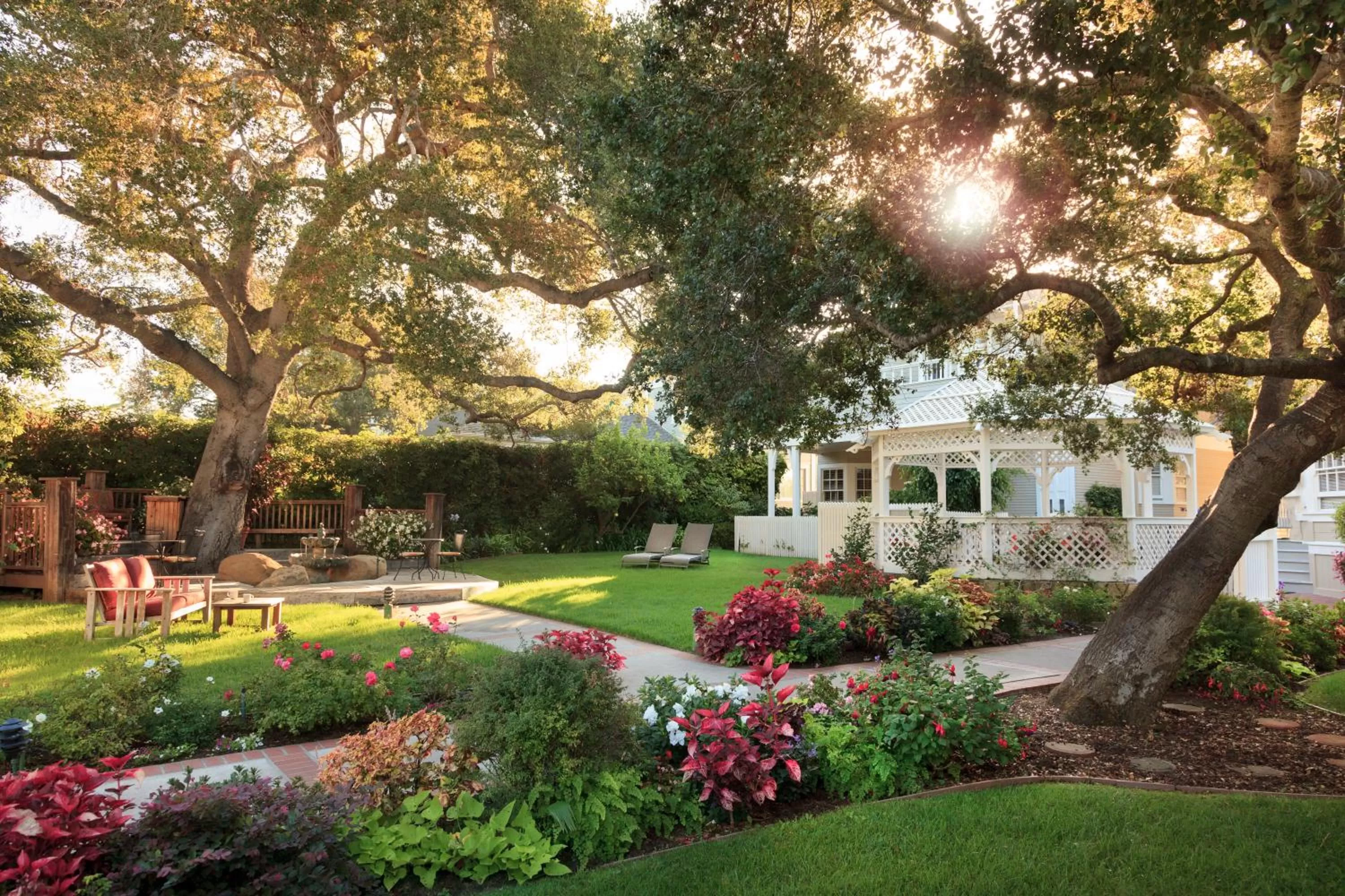 Garden in Cheshire Cat Inn & Cottages