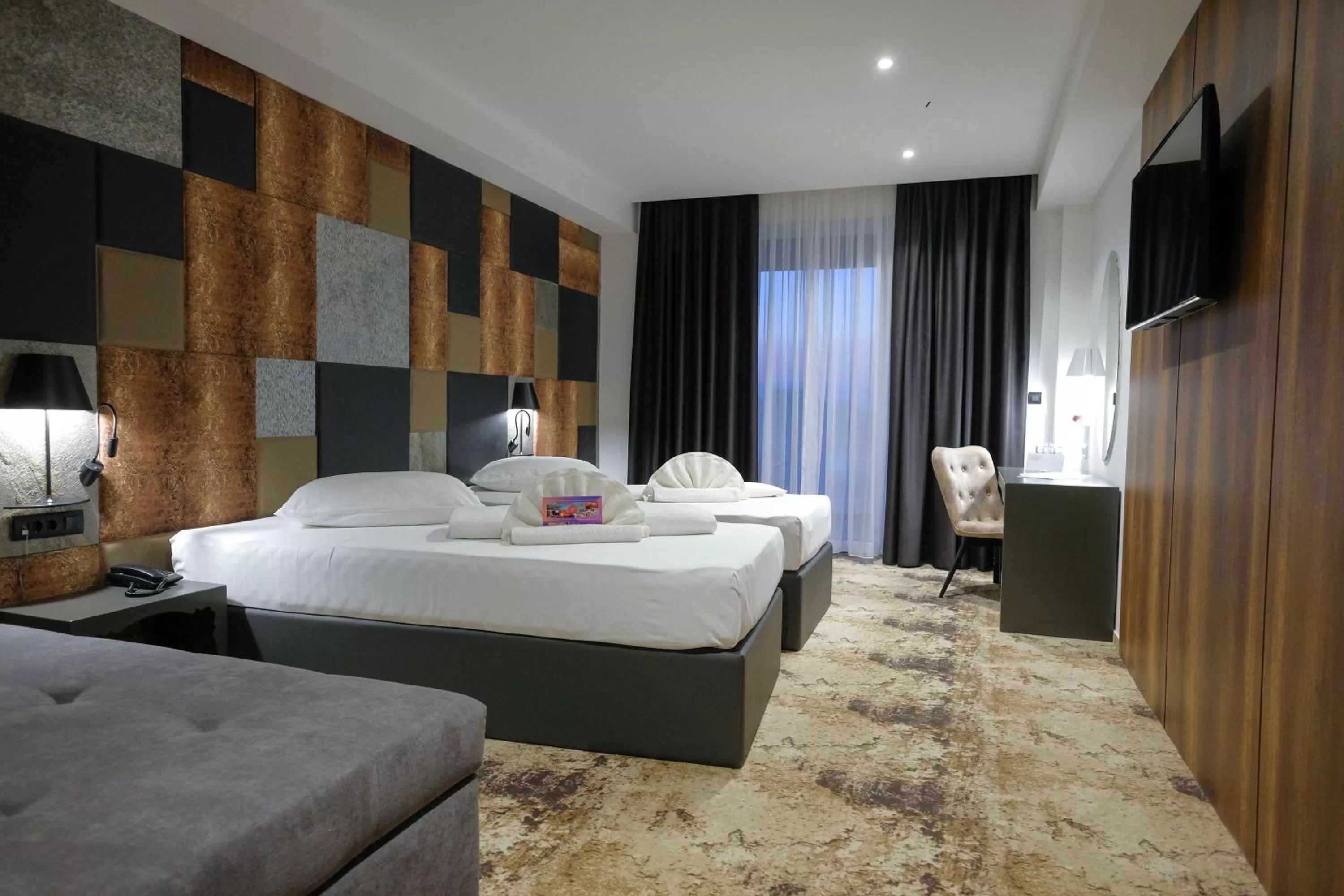 Bed in Hollywood Hotel