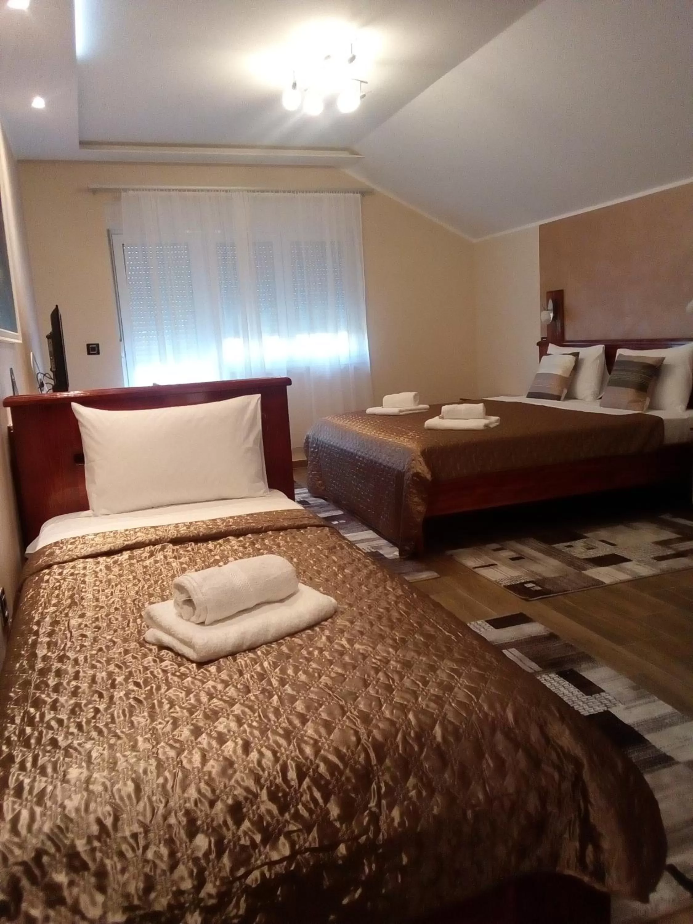 Photo of the whole room, Bed in Konak Kutko