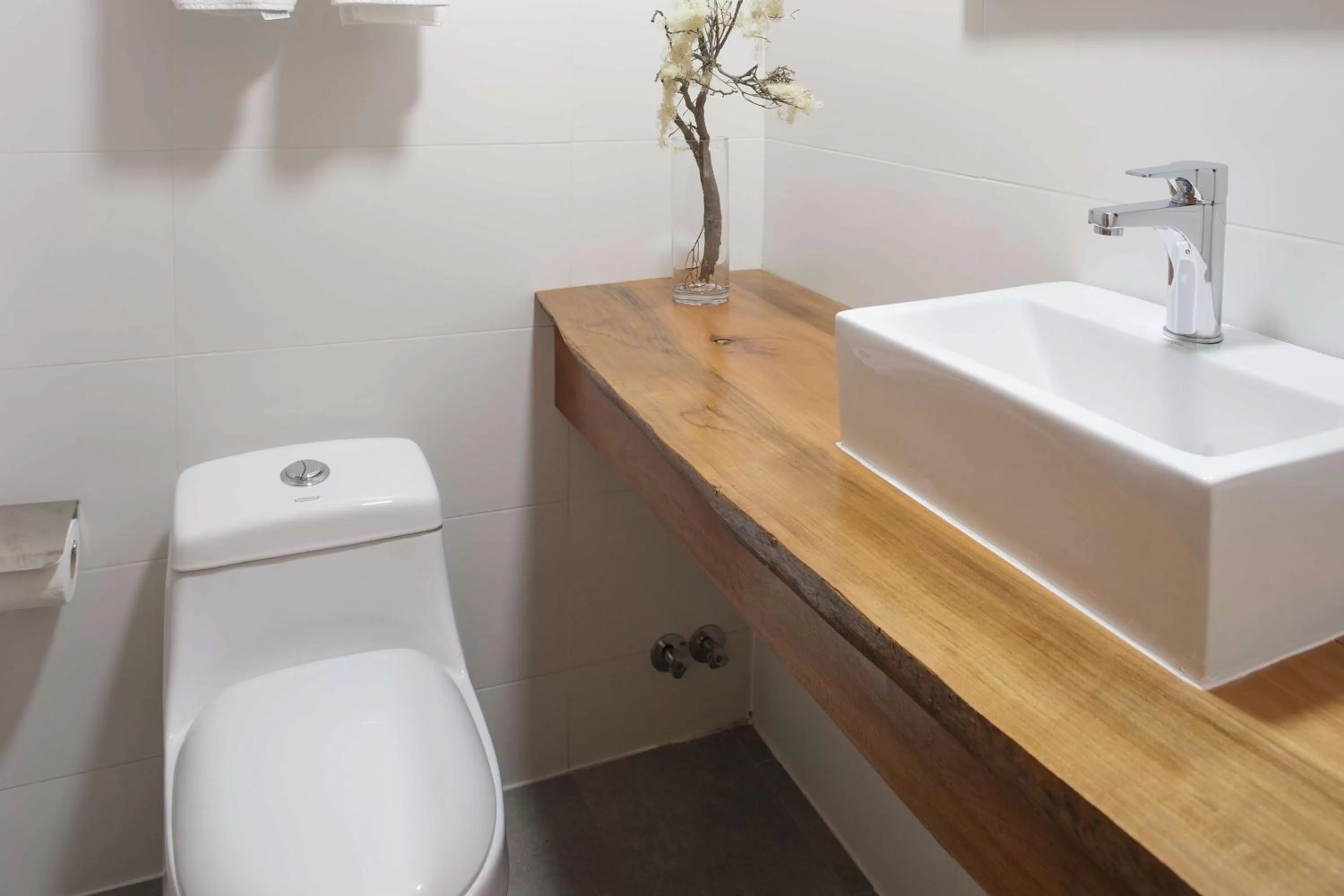 Bathroom in Best Western Patagonia