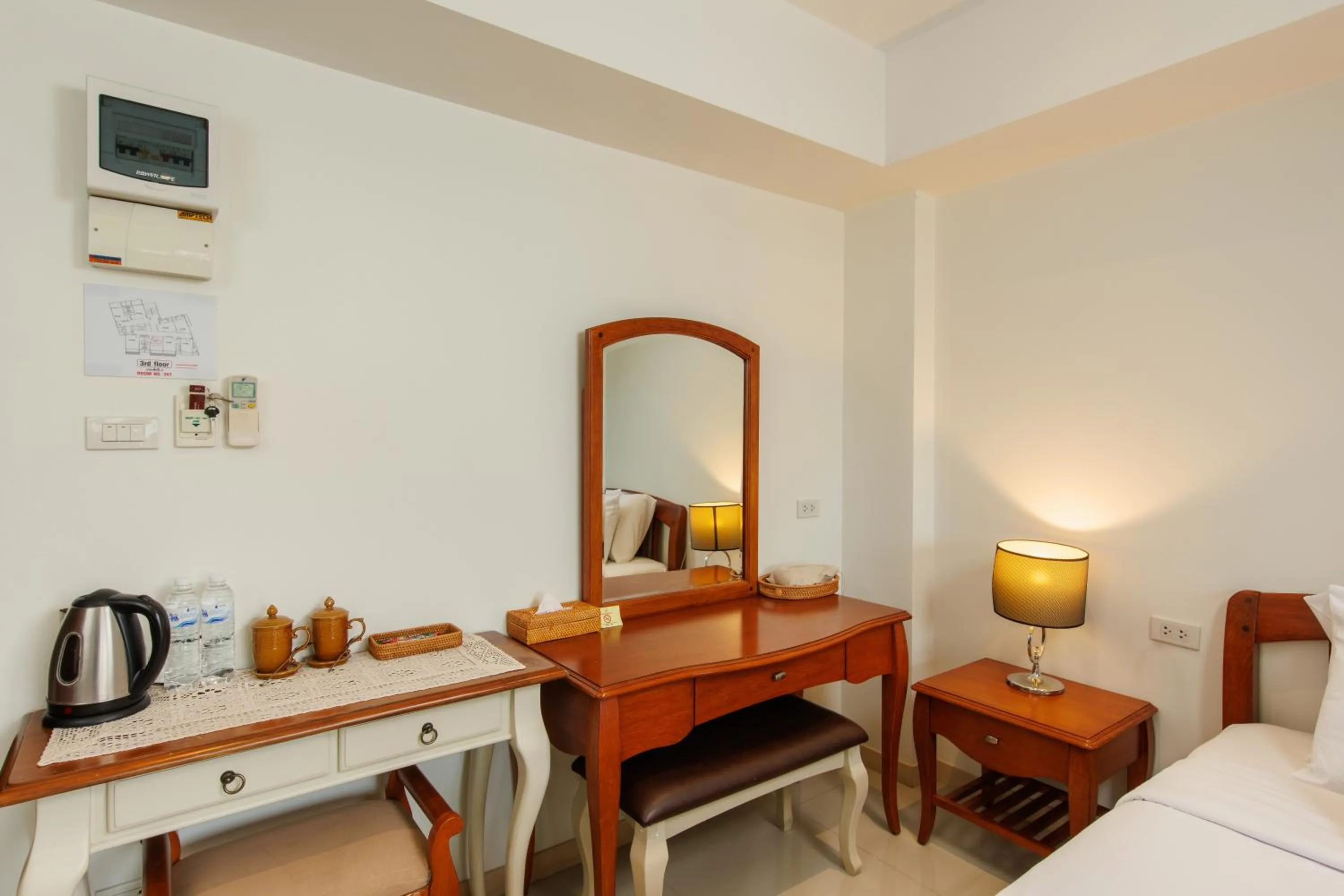 Photo of the whole room, Bed in Rendezvous Classic House