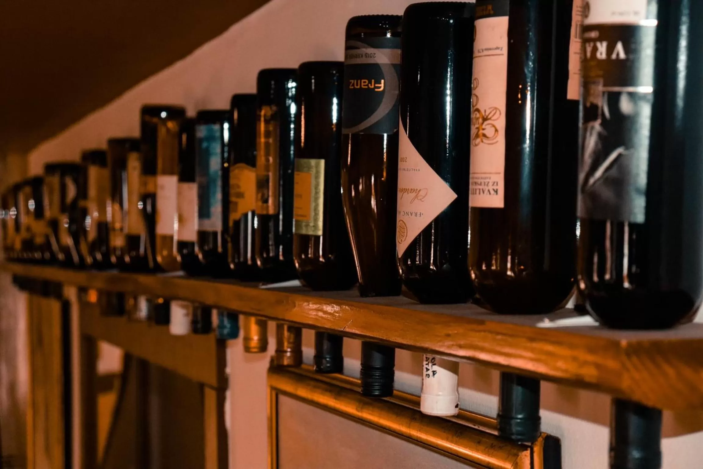 Library in Restoran & Motel Manjež