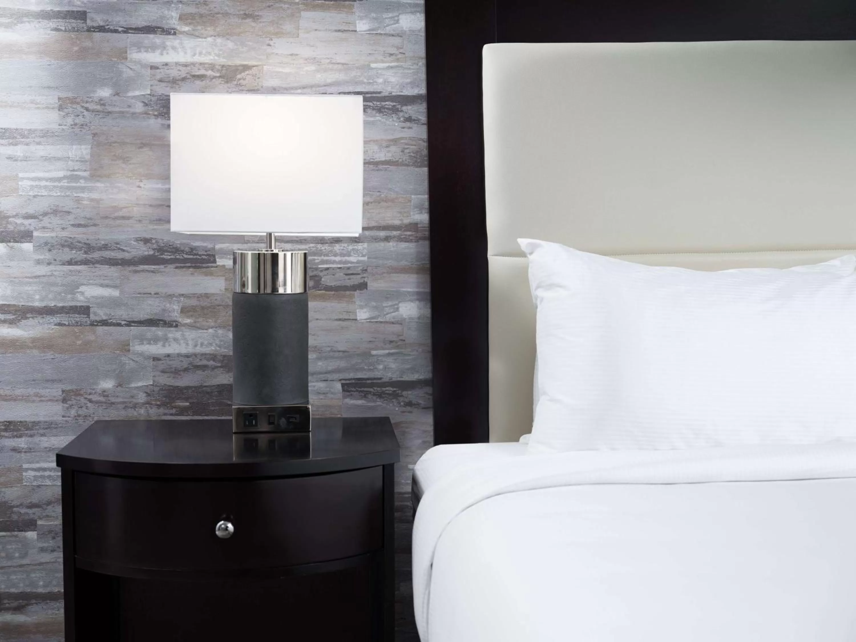 Bed in DoubleTree by Hilton Hotel Chattanooga Downtown