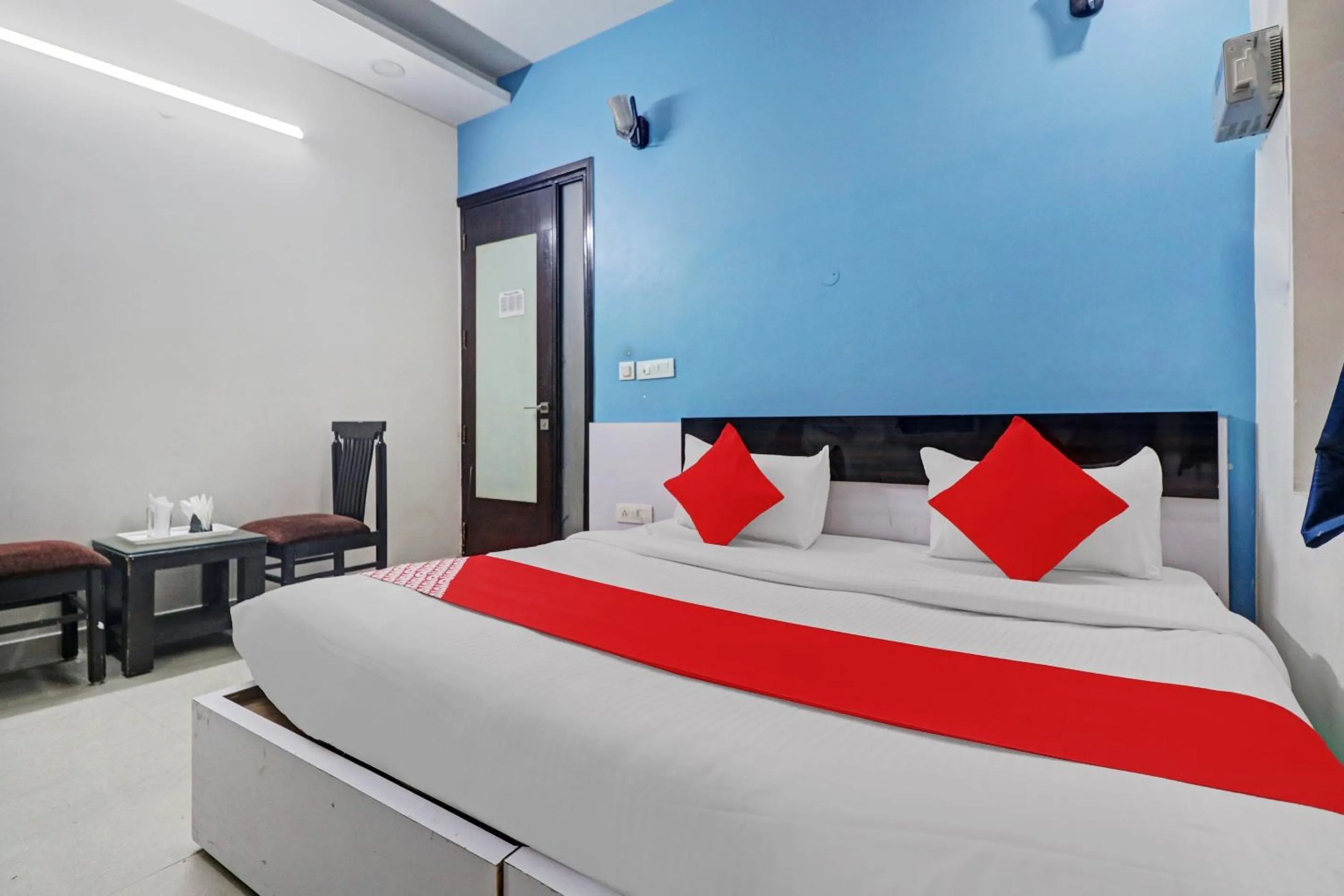 Bedroom, Bed in OYO 12675 Hotel Star Inn