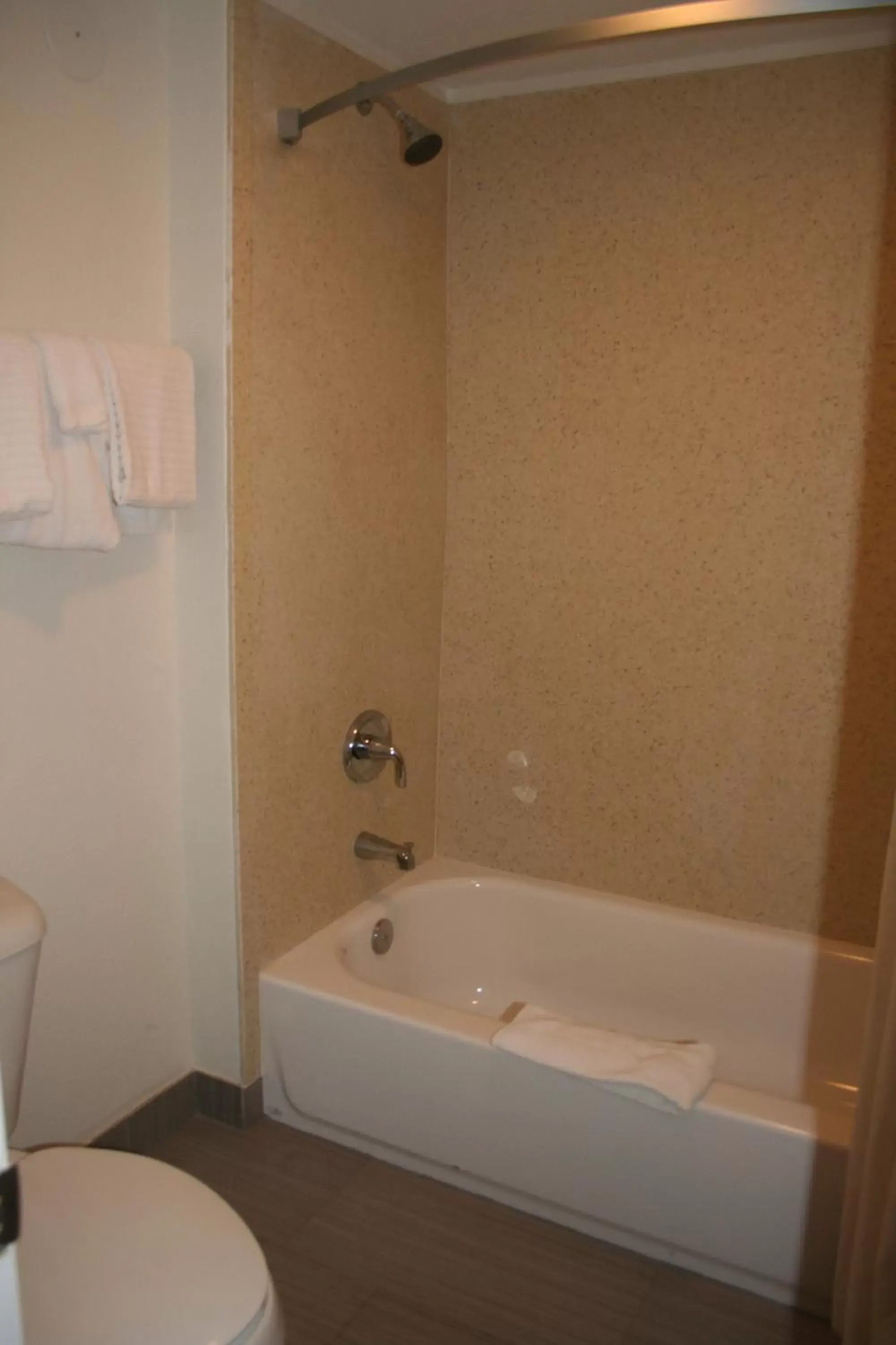 Double Room with Kitchen - Ocean Front View in Driftwood Beach Motel Double Room with Kitchen - Ocean Front View in Driftwood Beach Motel