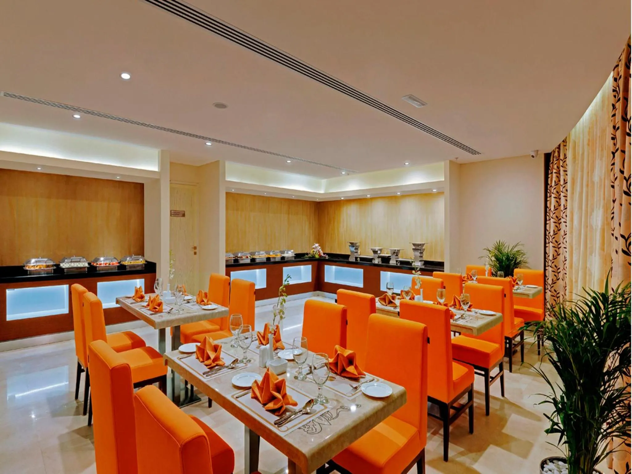 Restaurant/places to eat in Landmark Premier Hotel