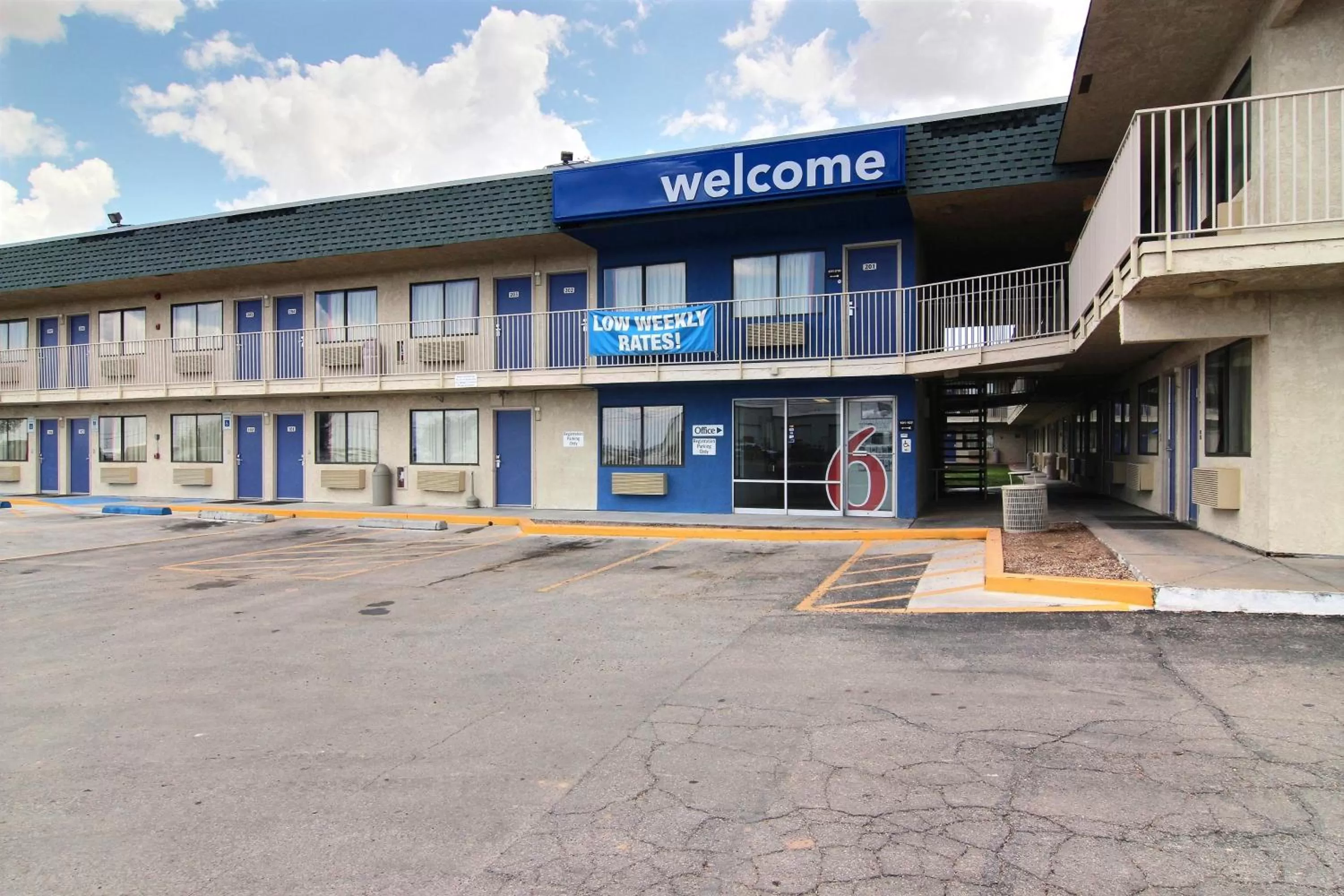Facade/entrance in Motel 6-Fort Stockton, TX