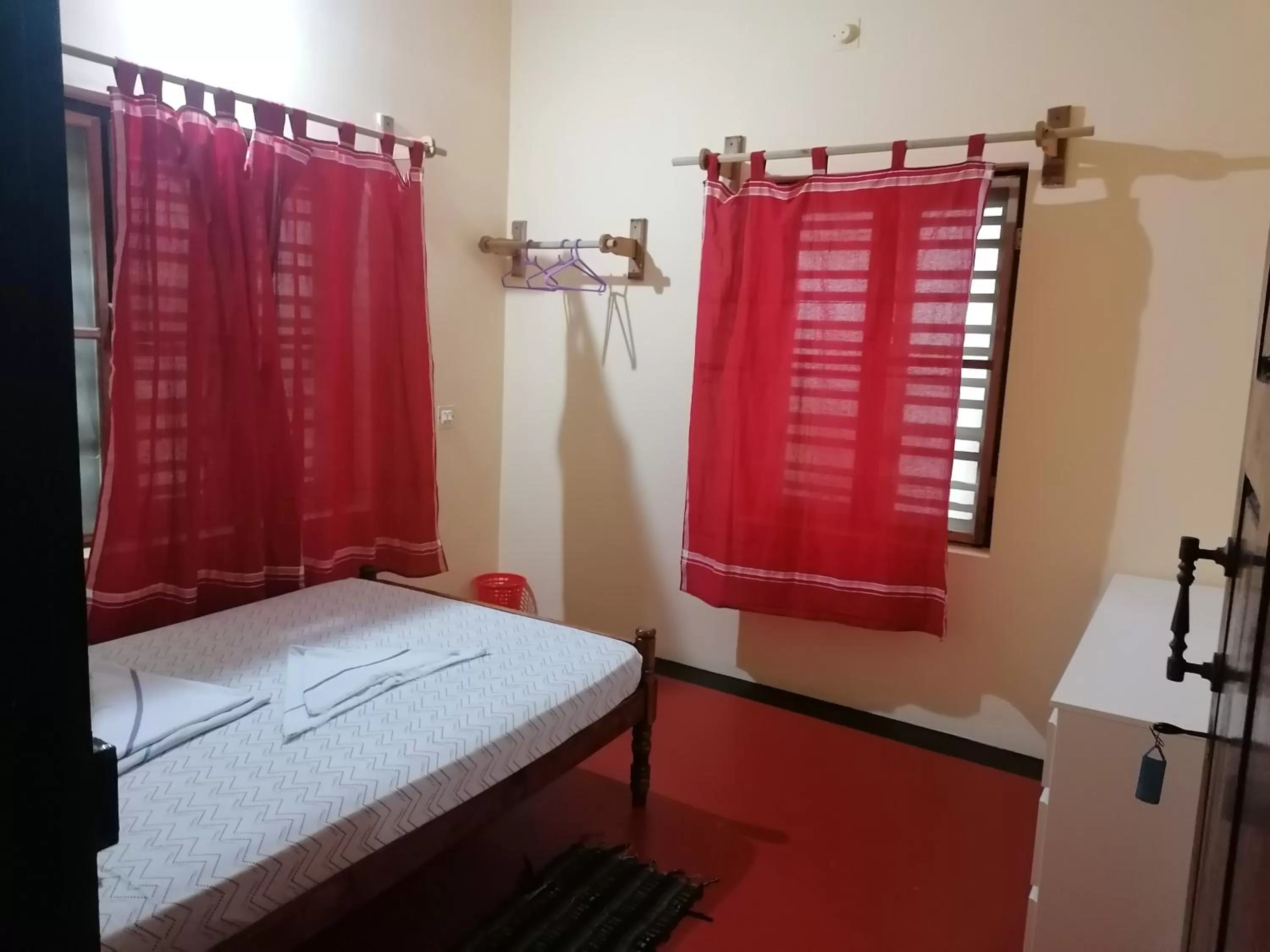 Bedroom, Bed in Sukriti beach Resort