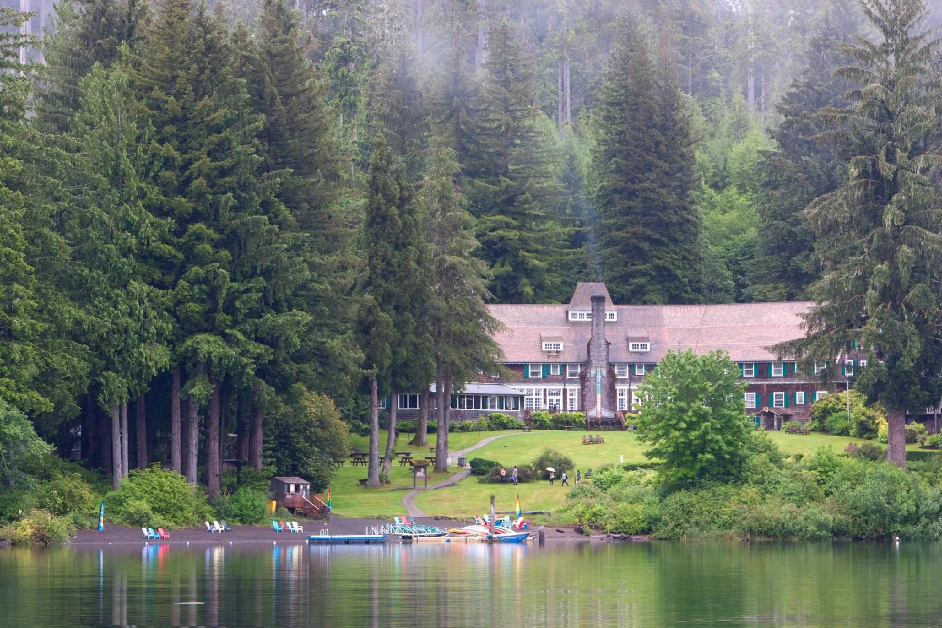Facade/entrance in Lake Quinault Lodge