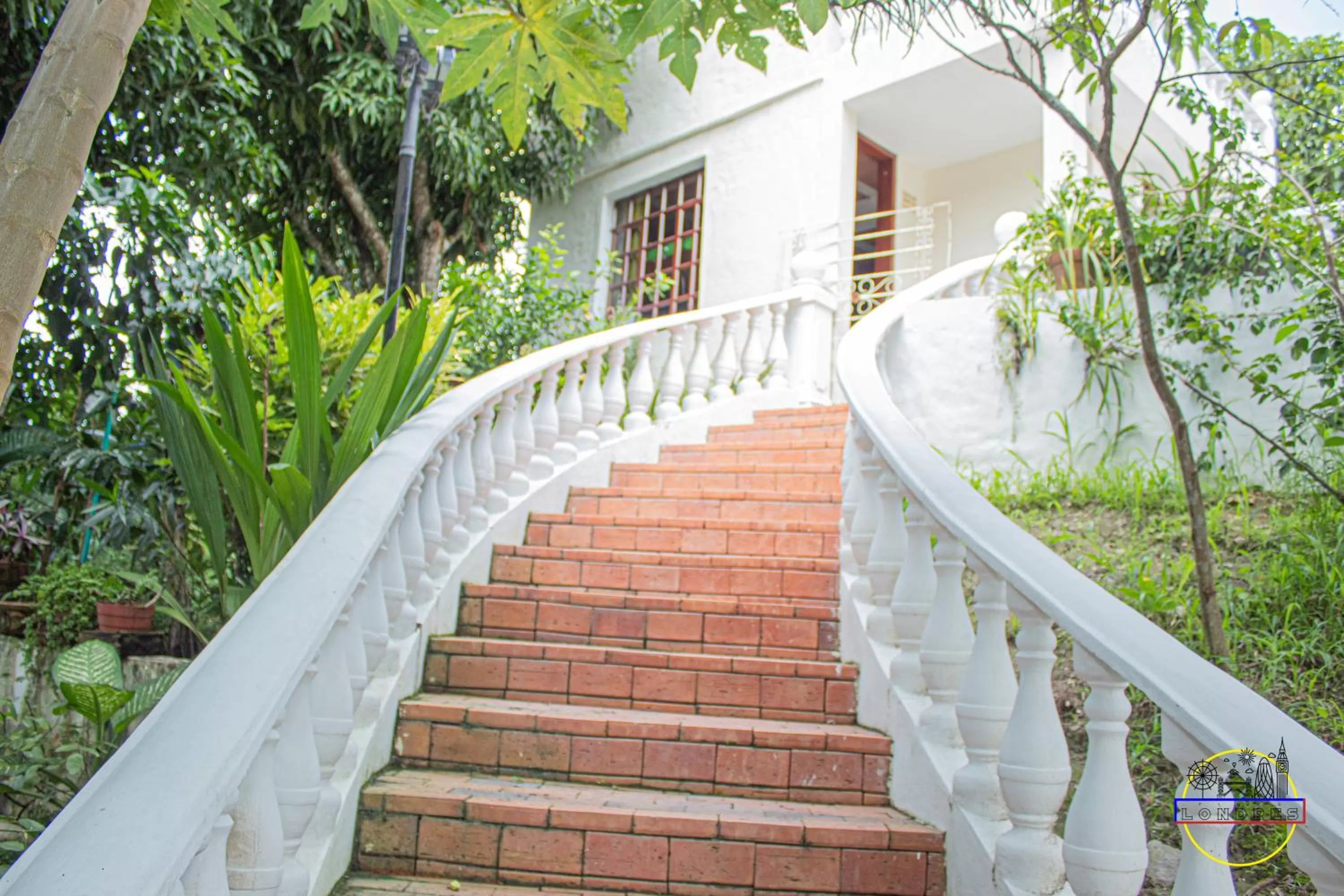 Property building in Hotel Finca Londres