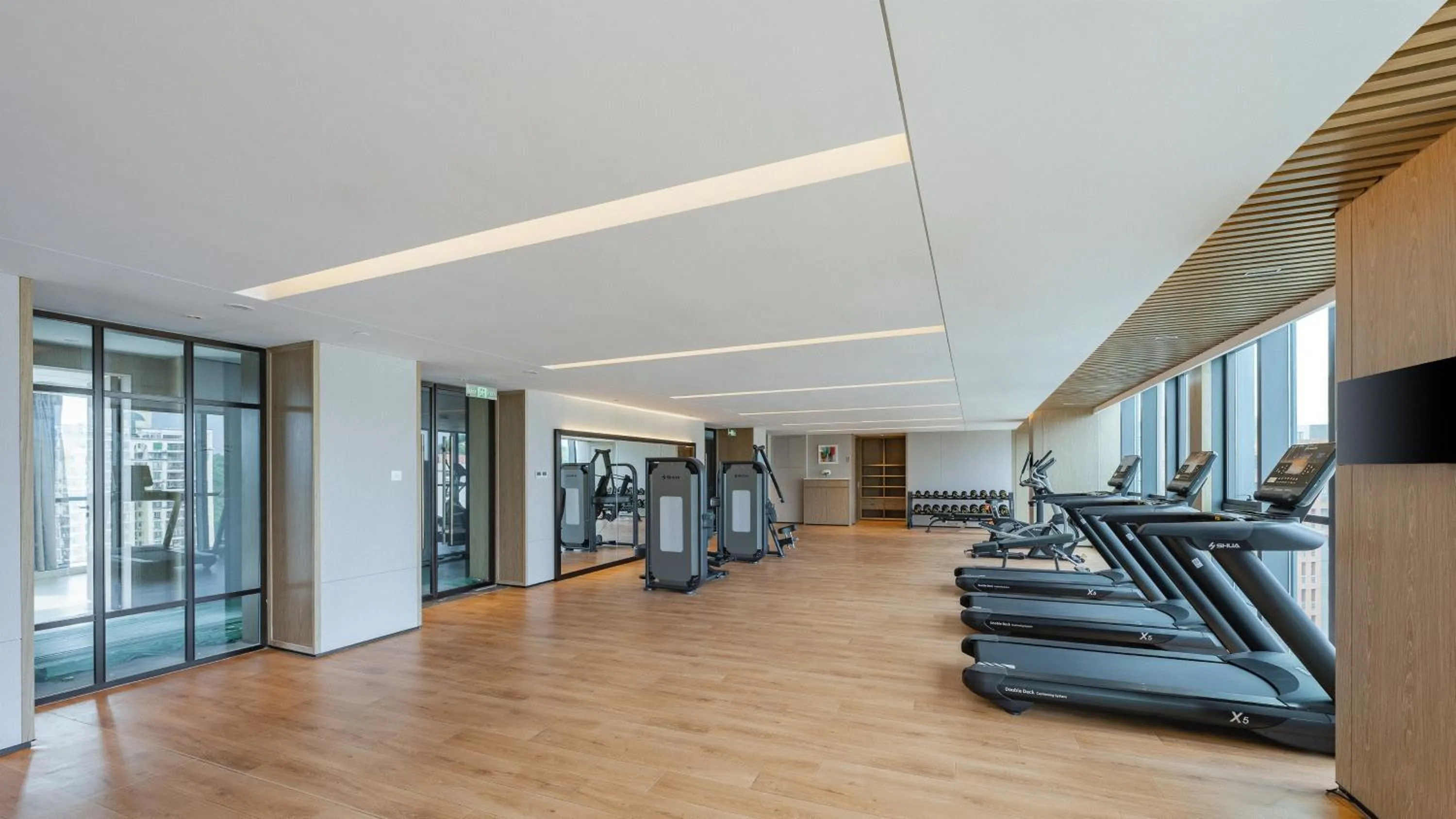 Fitness centre/facilities in Holiday Inn Zhuhai City Center by IHG