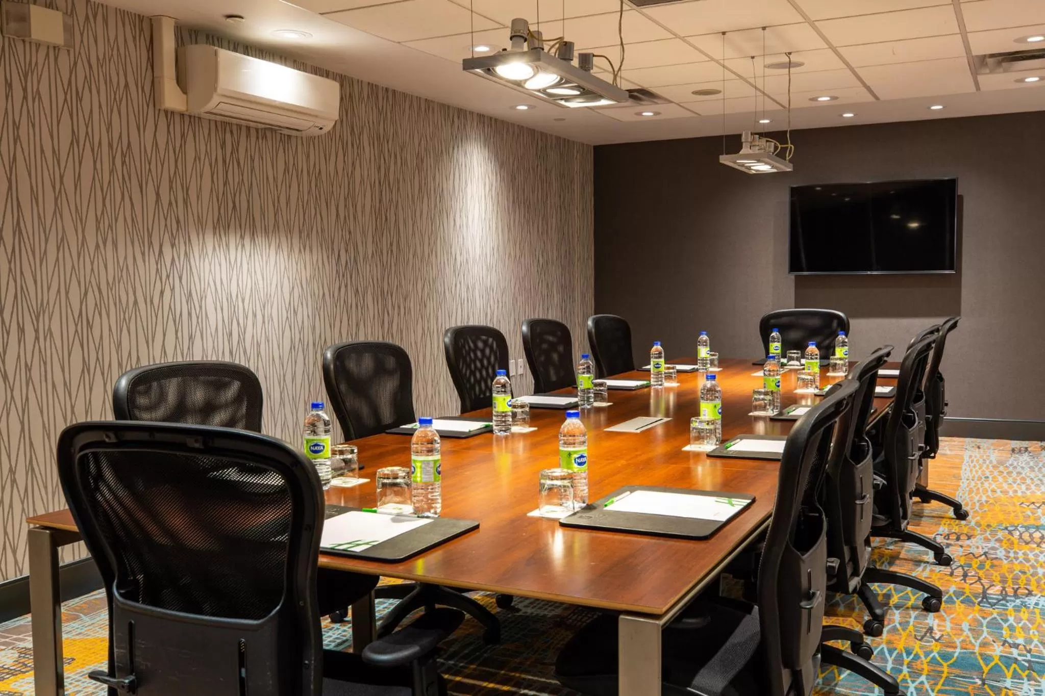 Meeting/conference room in Holiday Inn Toronto Downtown Centre by IHG