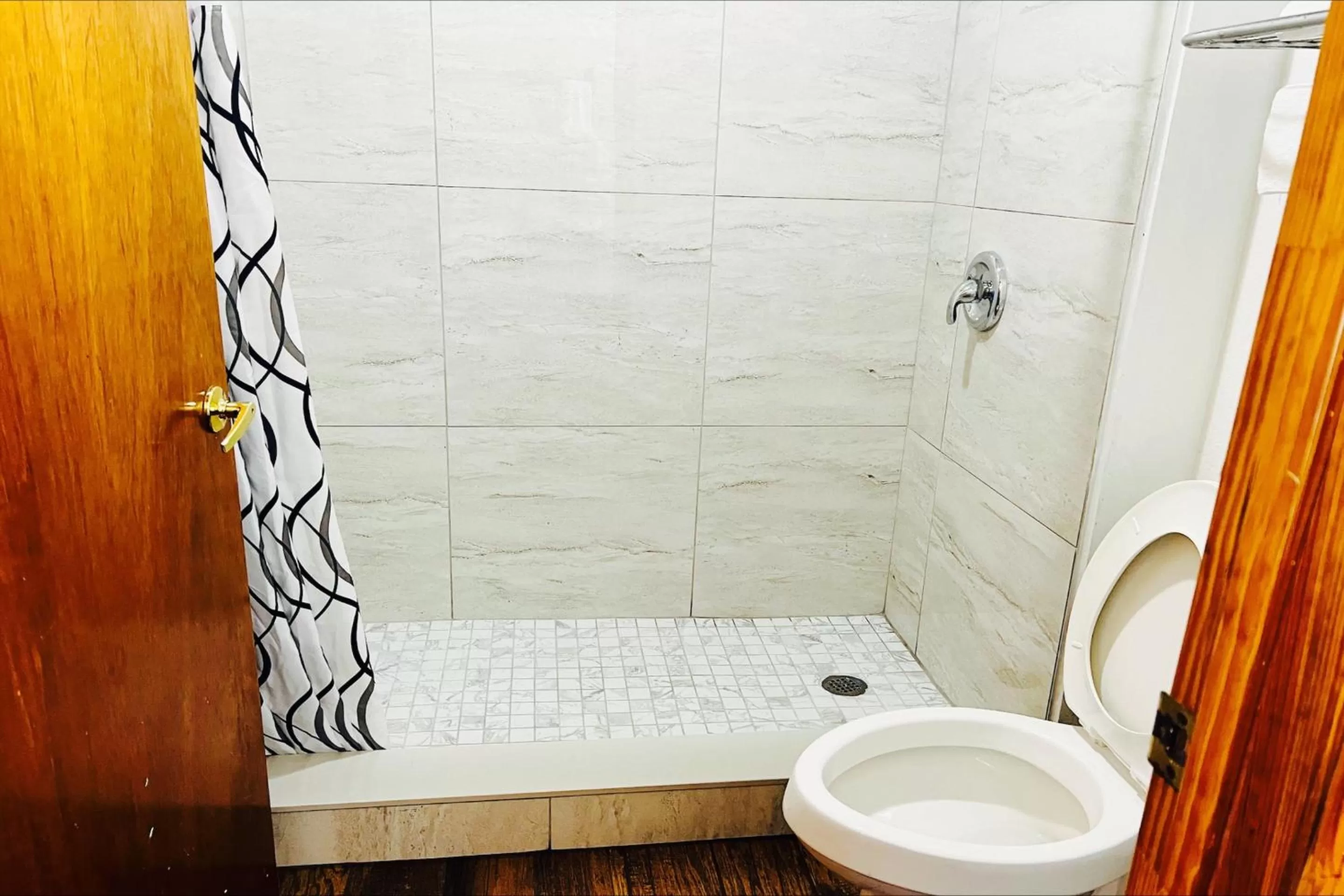 Bathroom in Western Motel, Thomasville