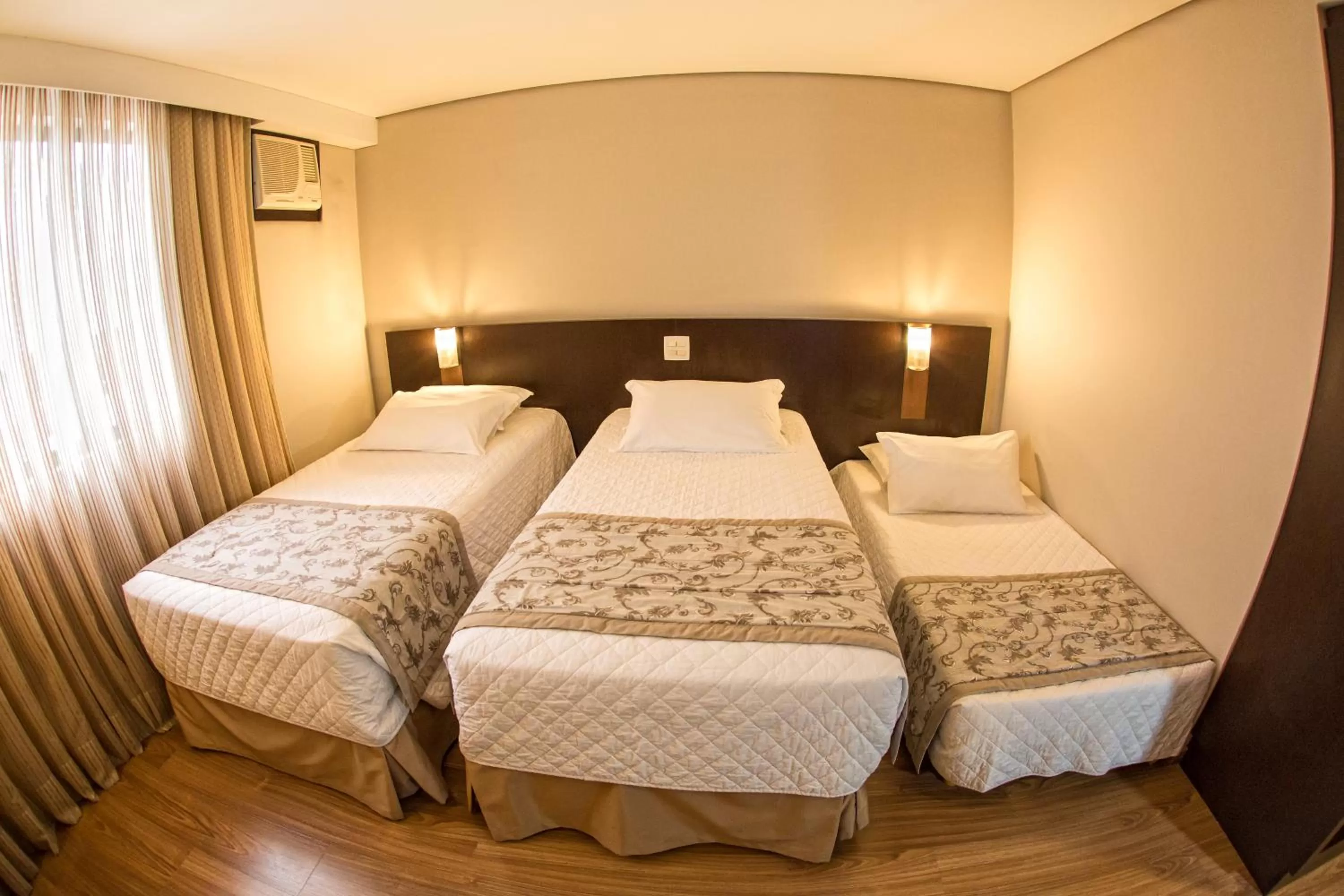 Bedroom, Bed in Hotel Campo Largo Comfort