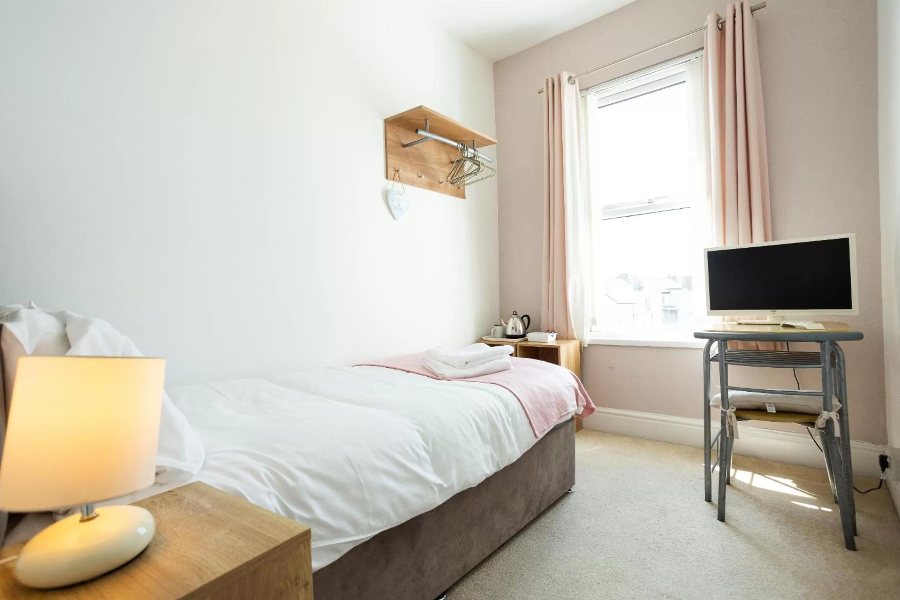 Standard Single Room with Shower - single occupancy in The Sea Lynn