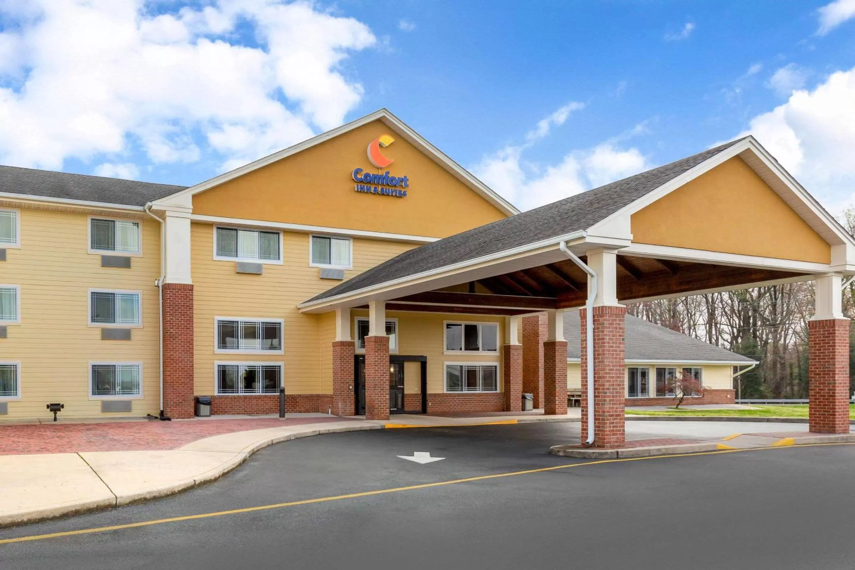 Property building in Comfort Inn & Suites Milford