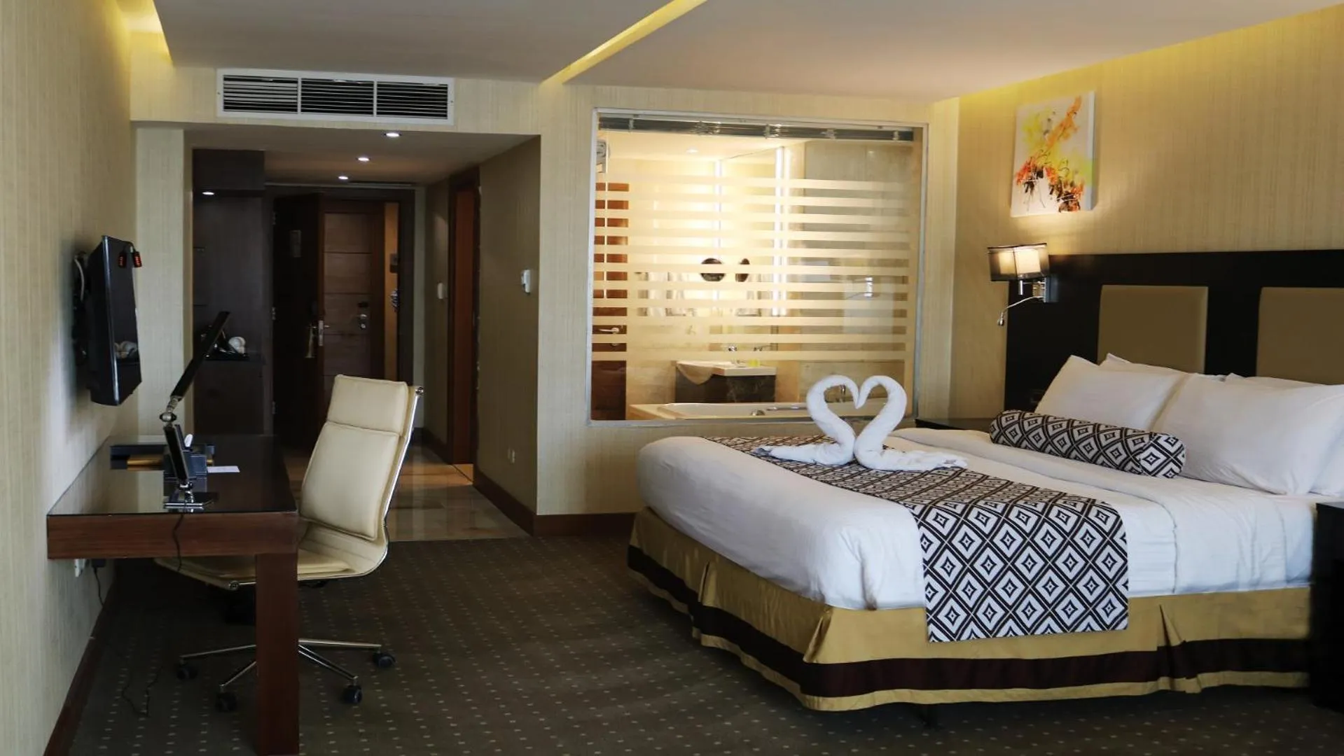 Photo of the whole room, Bed in Olive Tree Amman