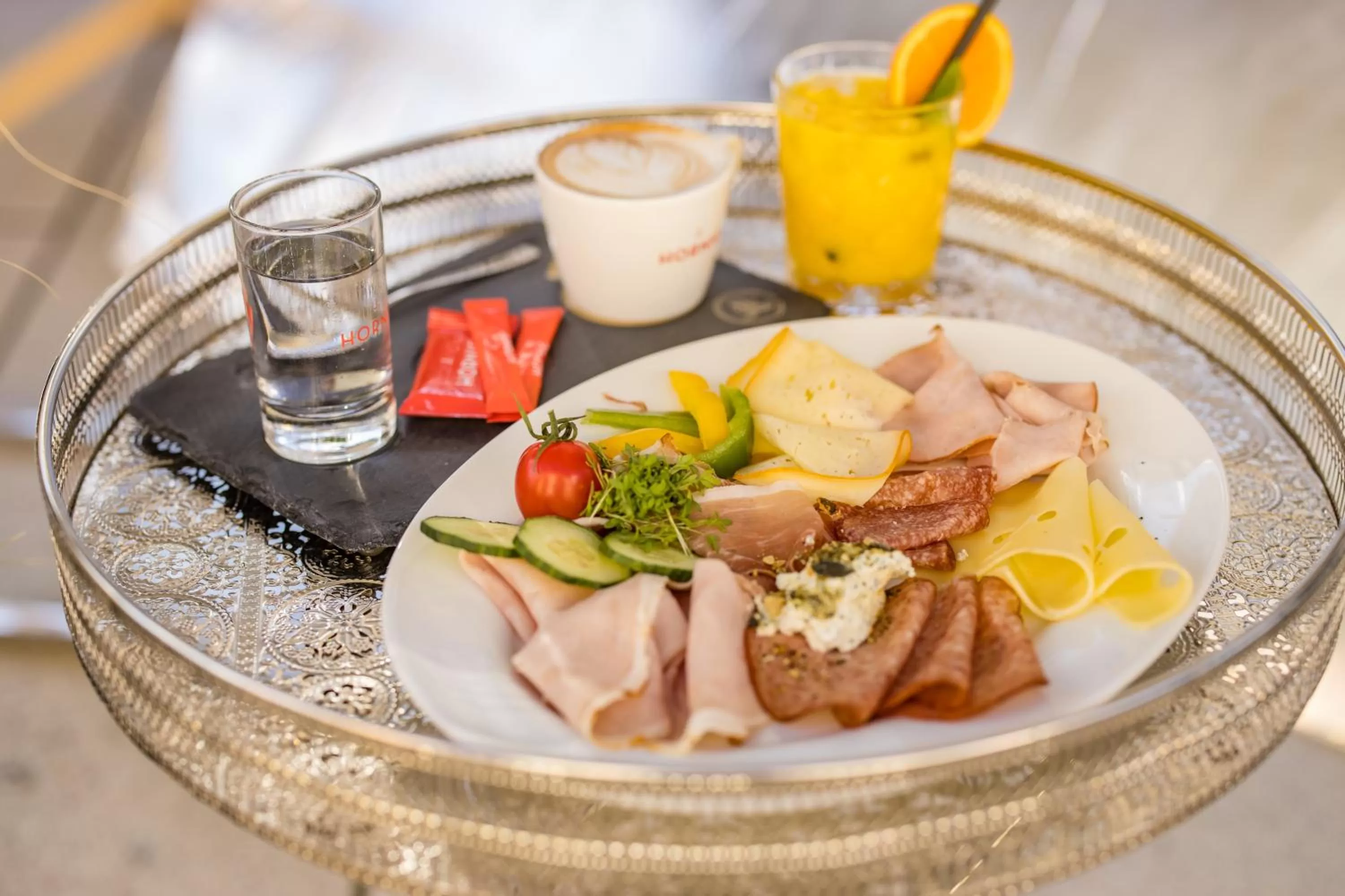 Hotel Locker & Legere