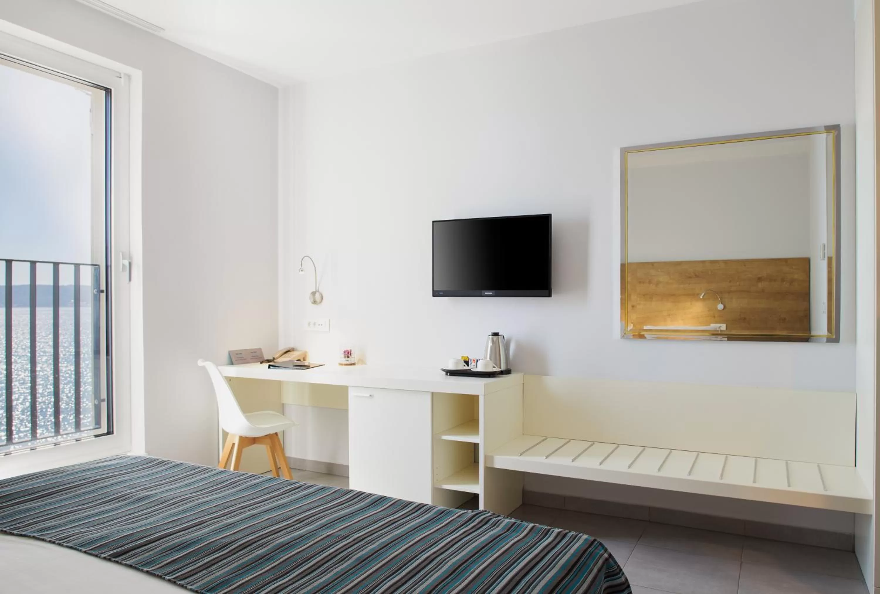 Spring, Bed in Hotel Štacija