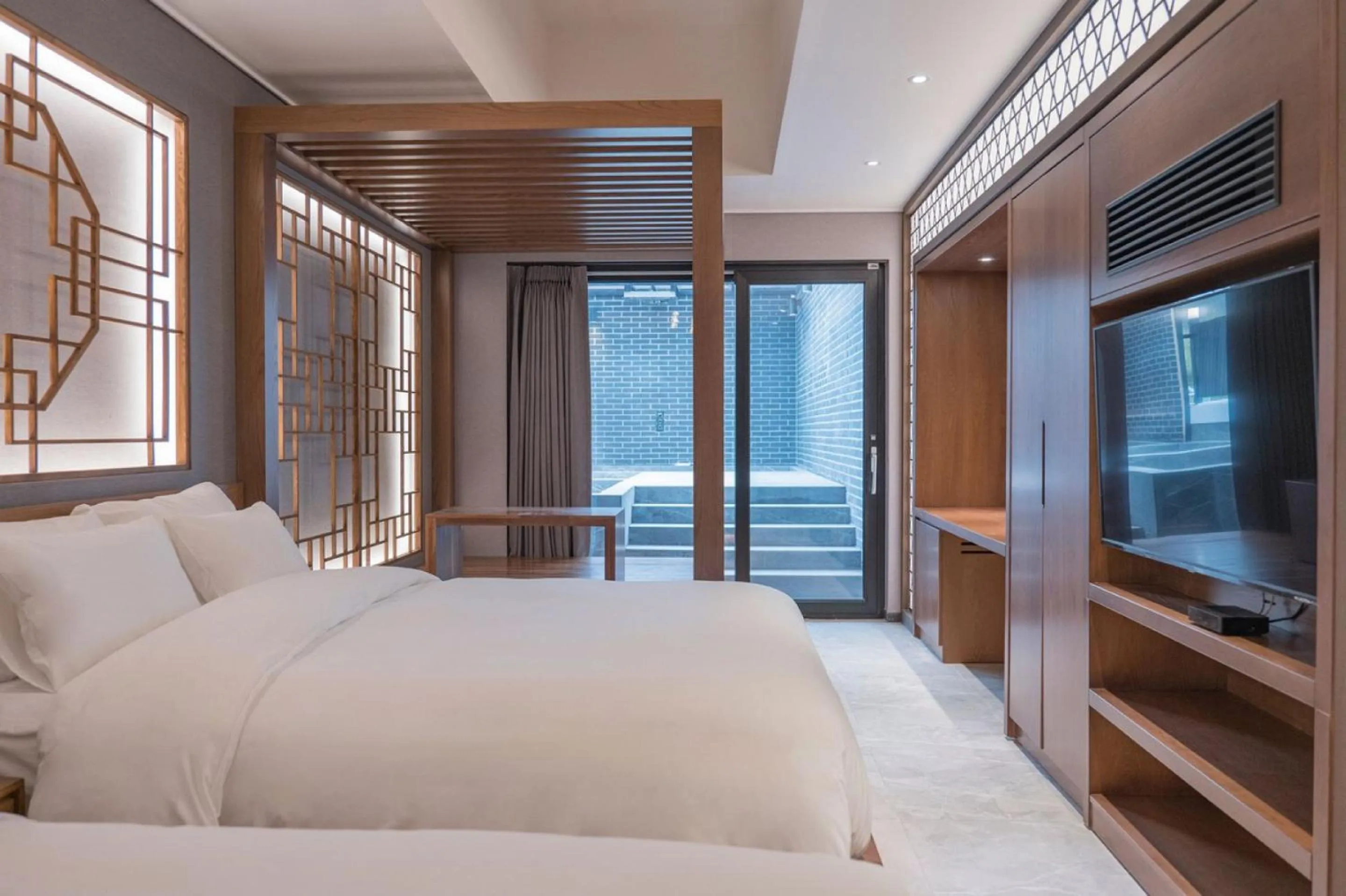 Bed in Yeon Hwa Moon Hotel