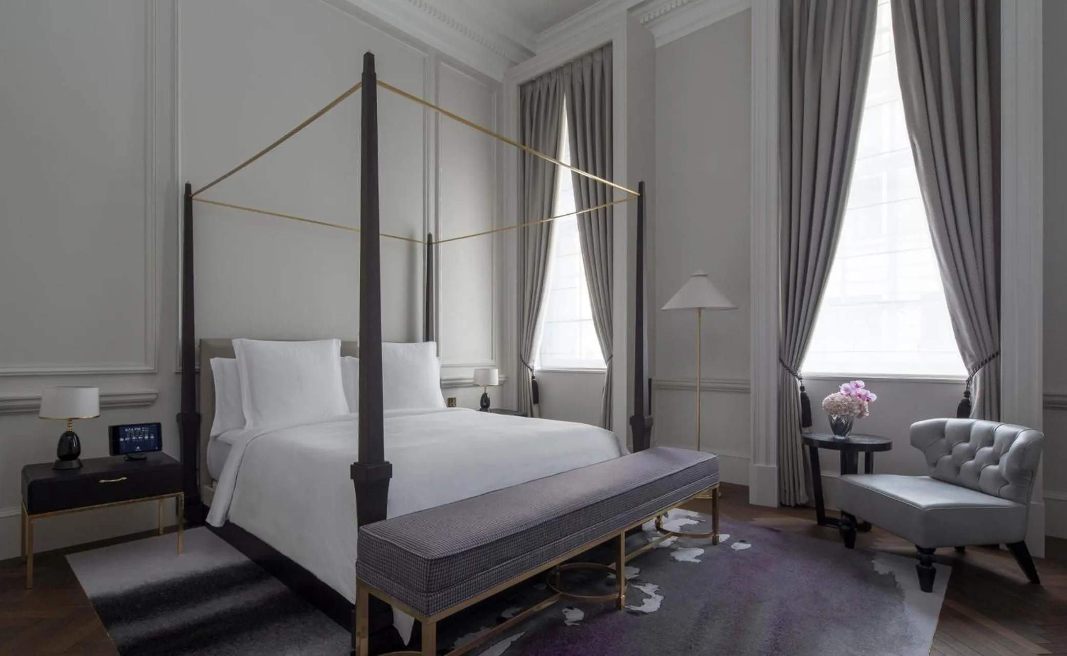 Bedroom, Bed in Four Seasons Hotel London at Tower Bridge