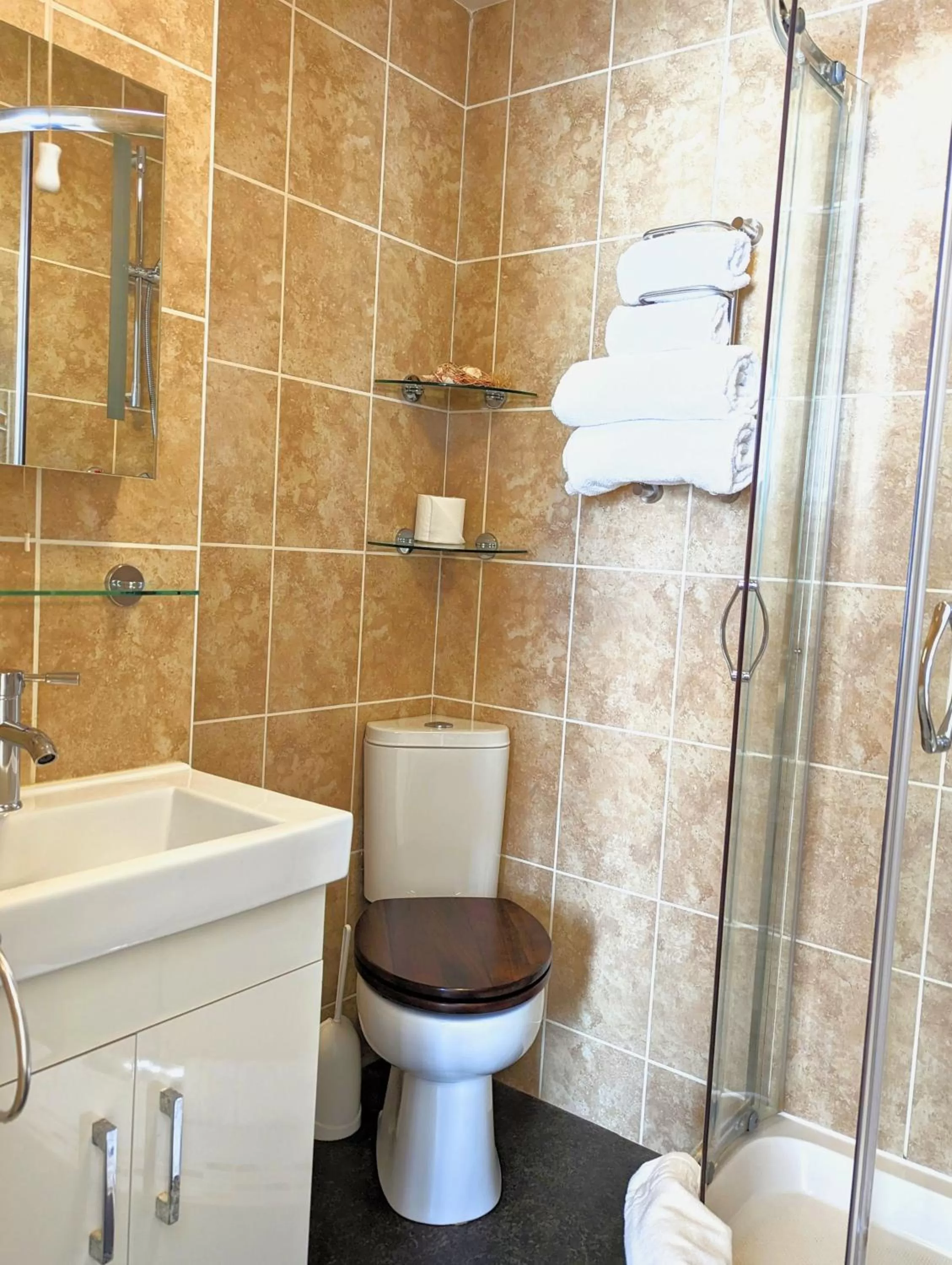Bathroom in Brookside Hotel & Restaurant ,Suitable for Solo Travelers Couples Educational Groups & Families welcome
