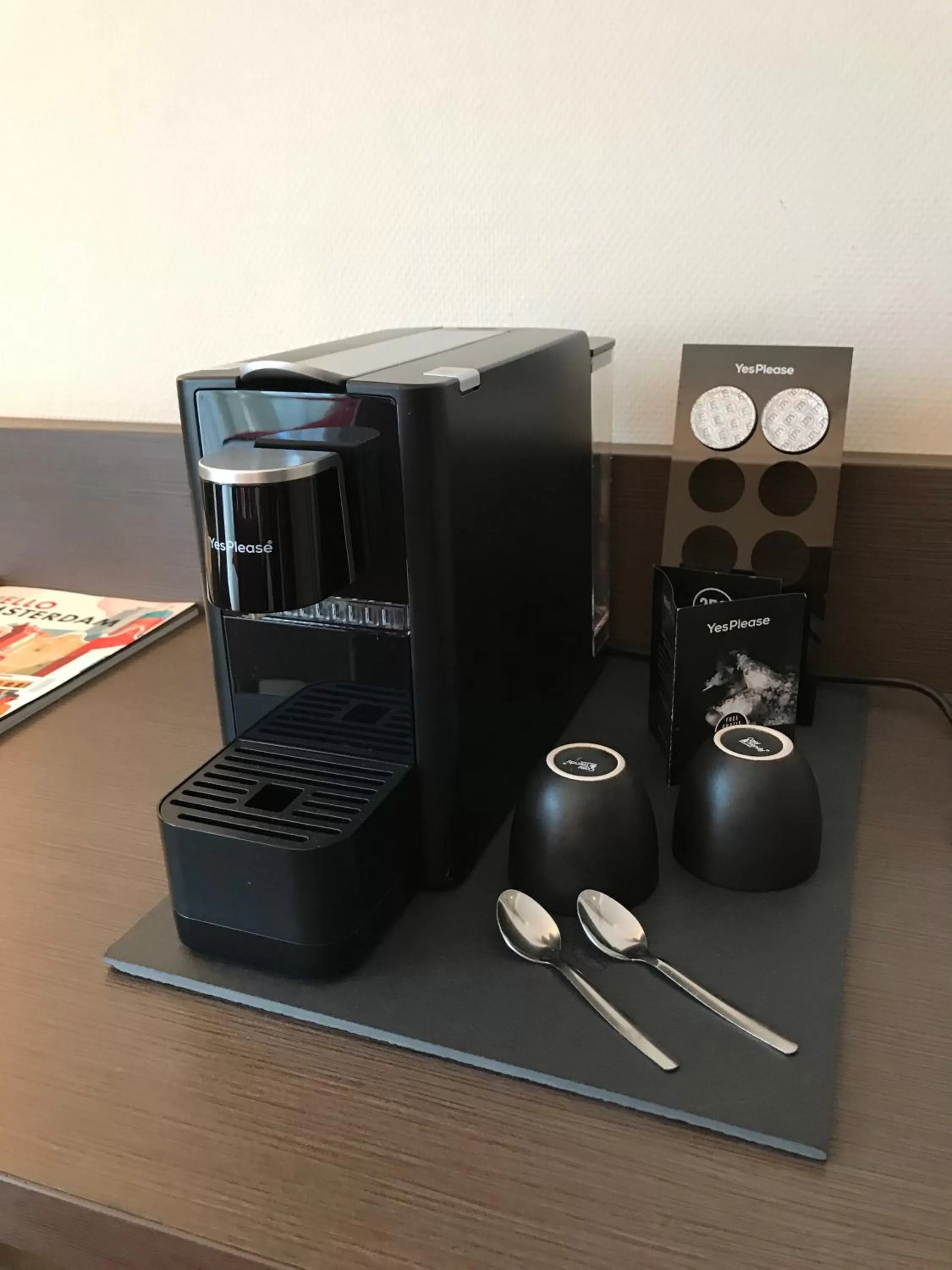 Drinks in Avenue Hotel