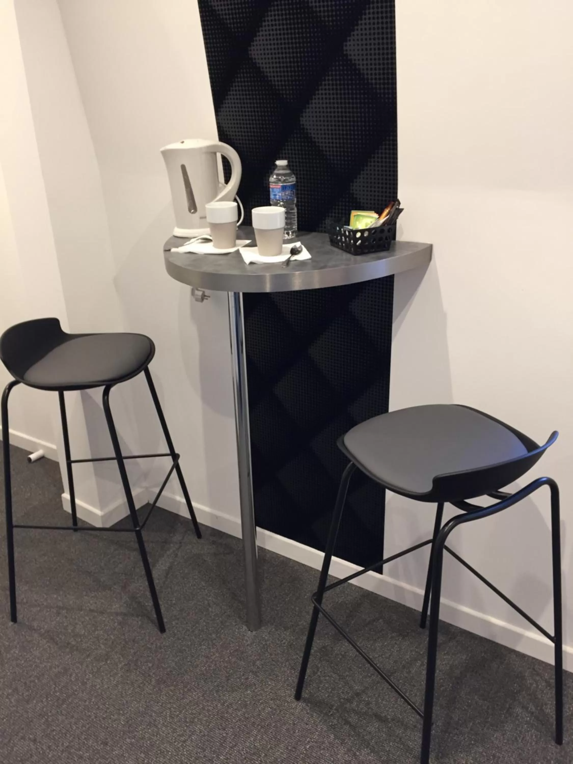 Coffee/tea facilities in Le Beverl'inn