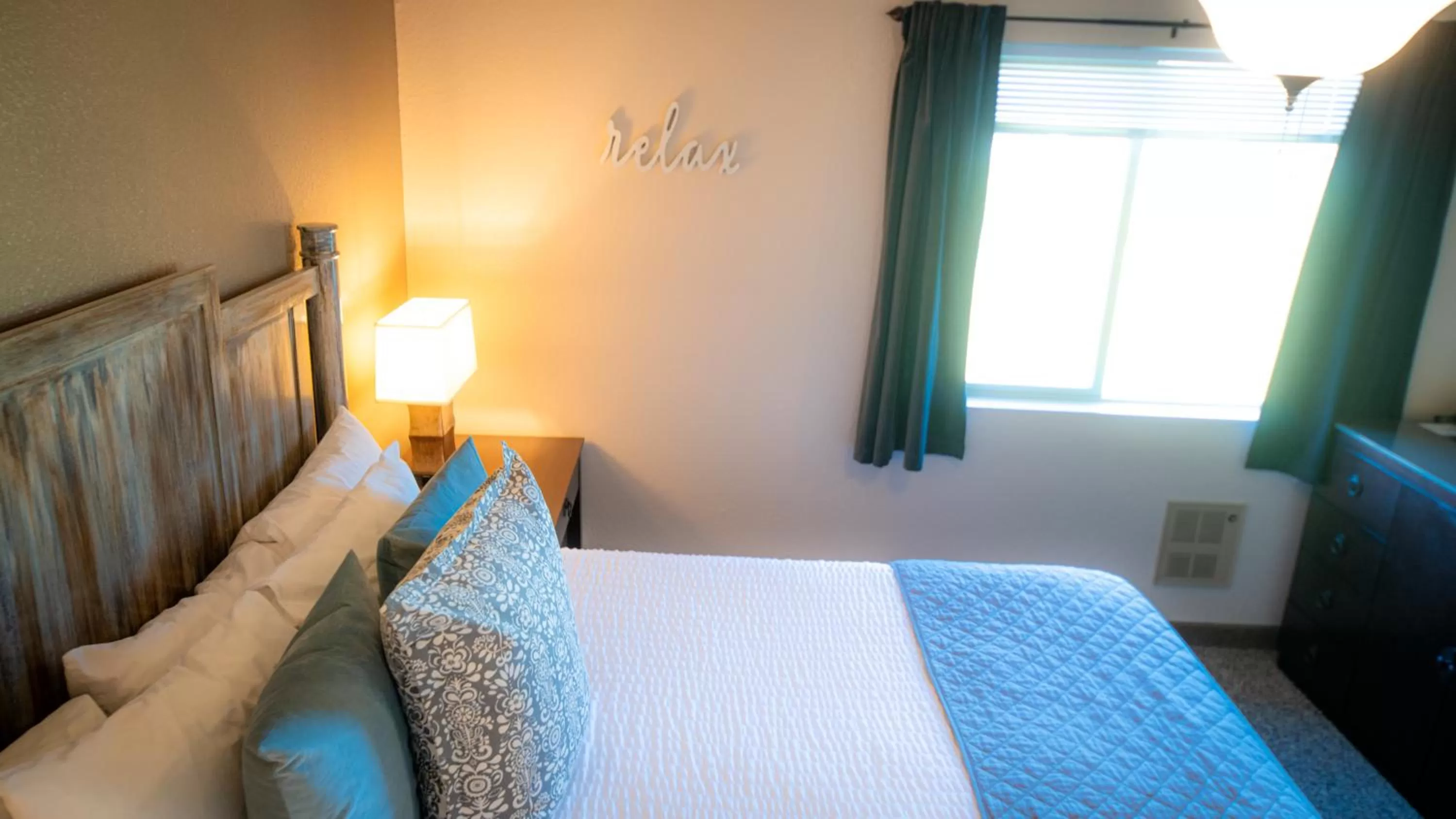 Bed in Mountain View Lodge