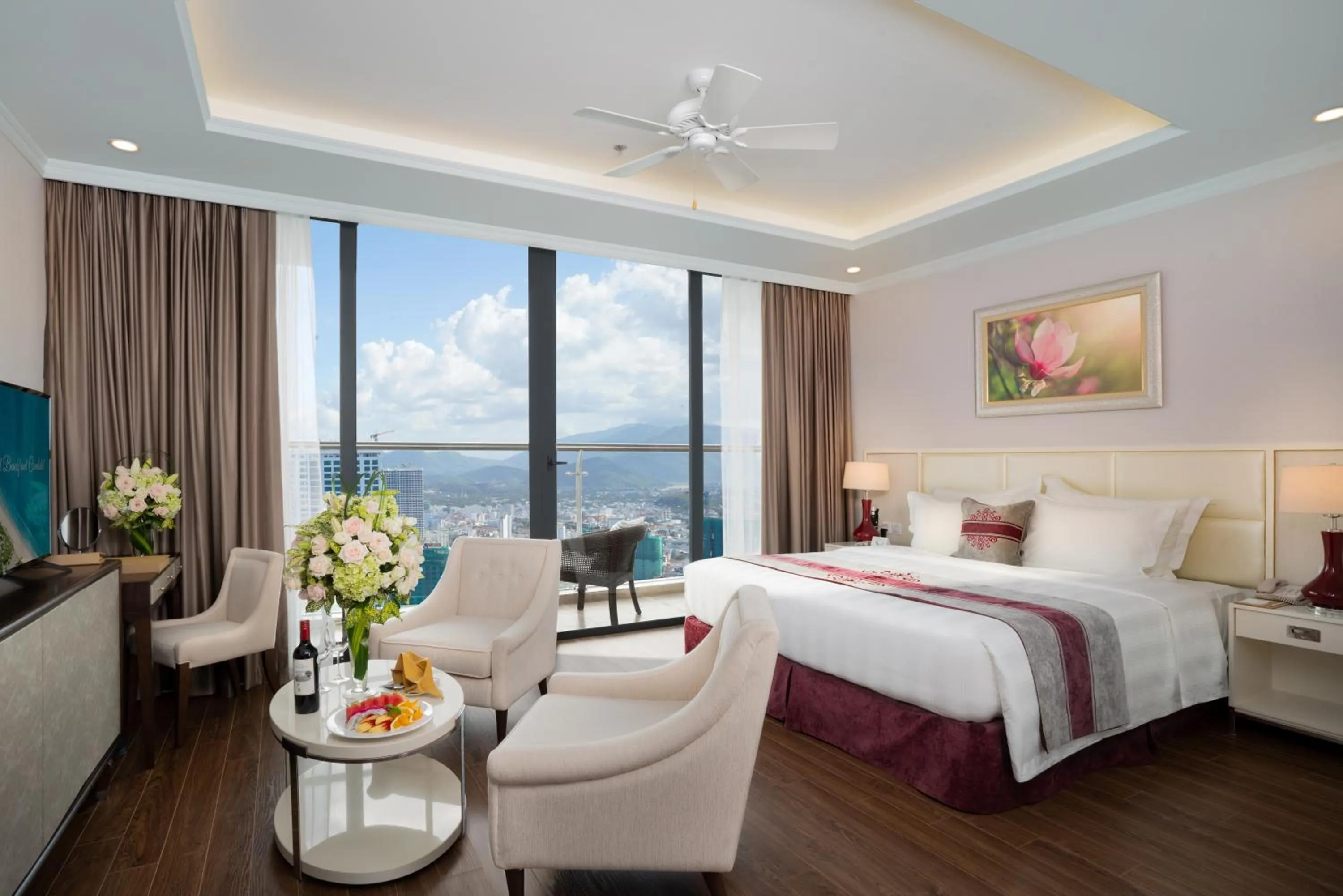 Bedroom, Bed in Vinpearl Beachfront Nha Trang