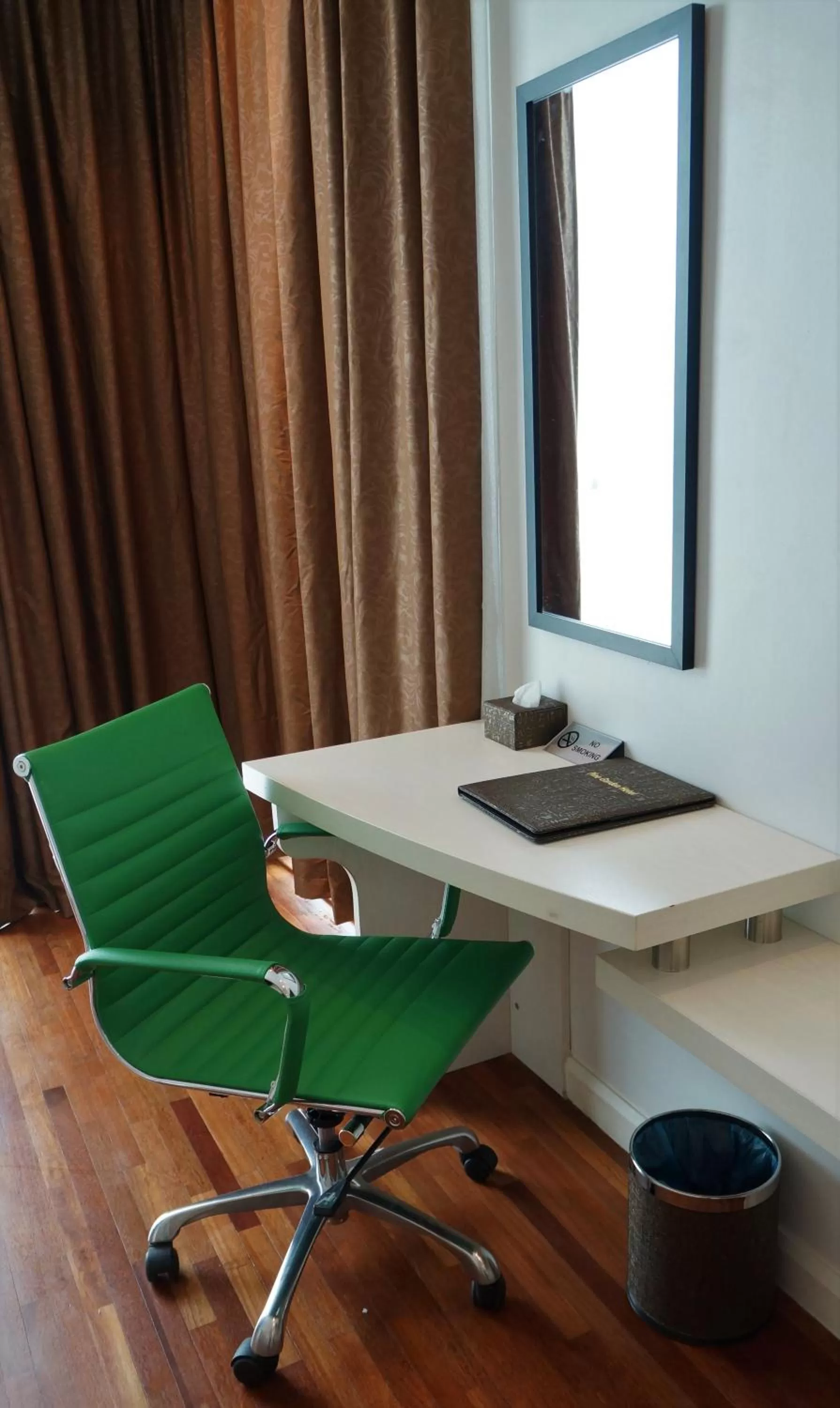 Decorative detail in Pine Garden Hotel