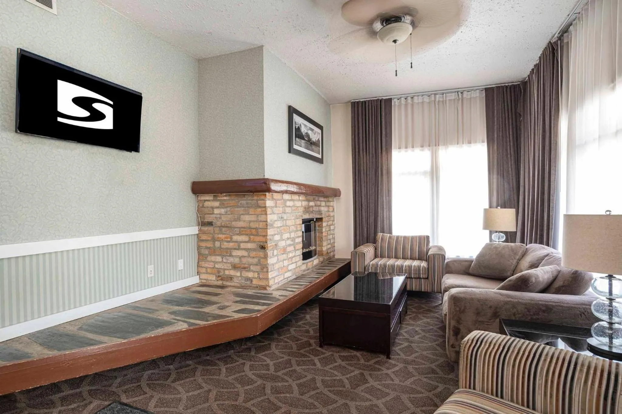 Lobby or reception in Sandman Inn McBride