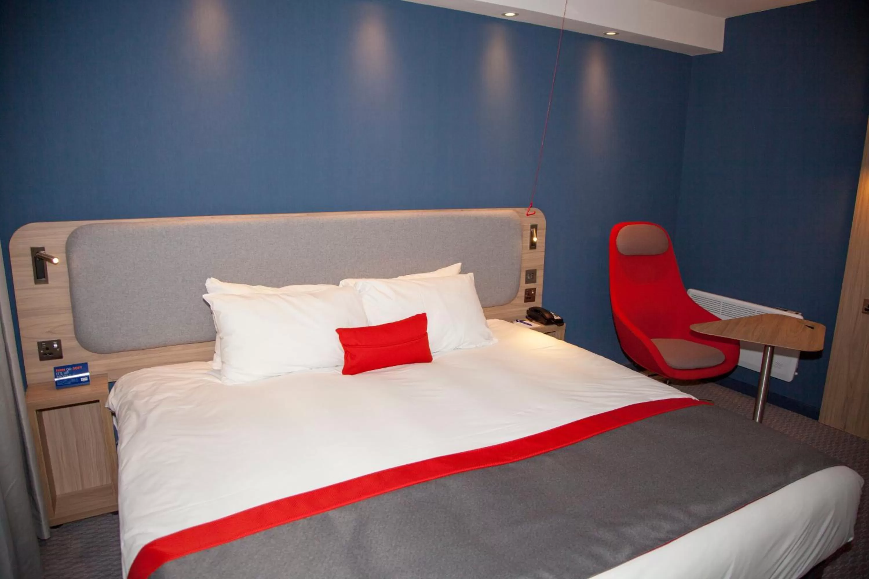 Photo of the whole room, Bed in Holiday Inn Express Cardiff Bay by IHG