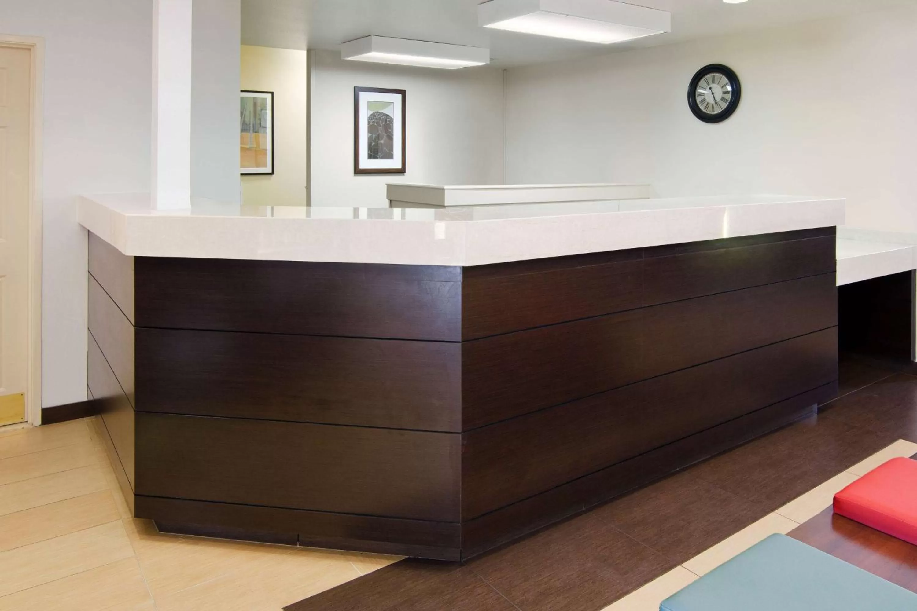 Lobby or reception in Sonesta ES Suites Fresno