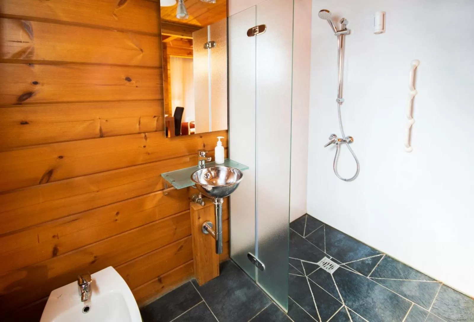 Shower in Hotel Somlom - ECO Friendly Montseny