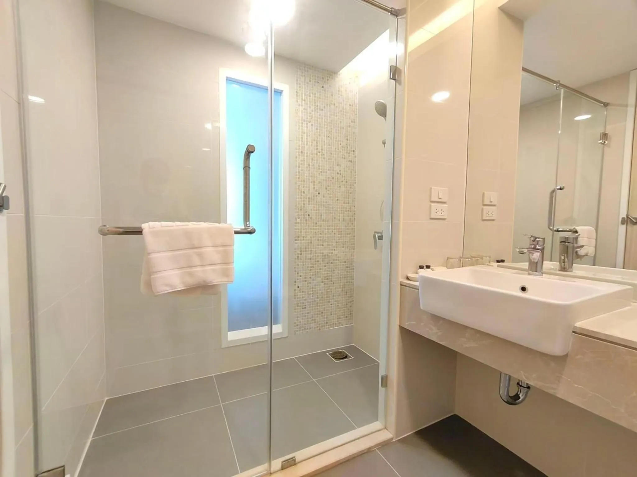 Ebina House - SHA Extra Plus