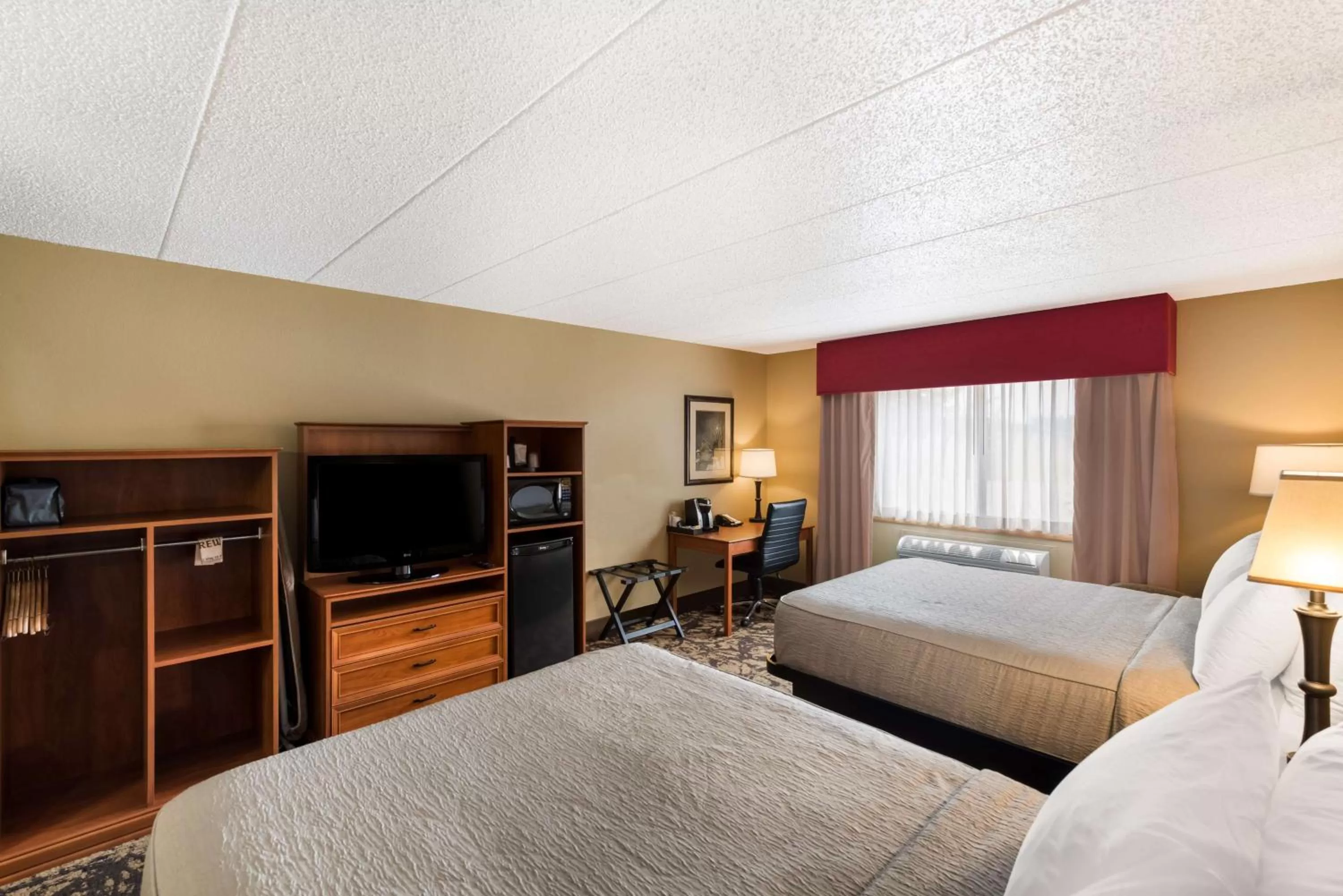 Bedroom, Bed in Best Western Derby Inn