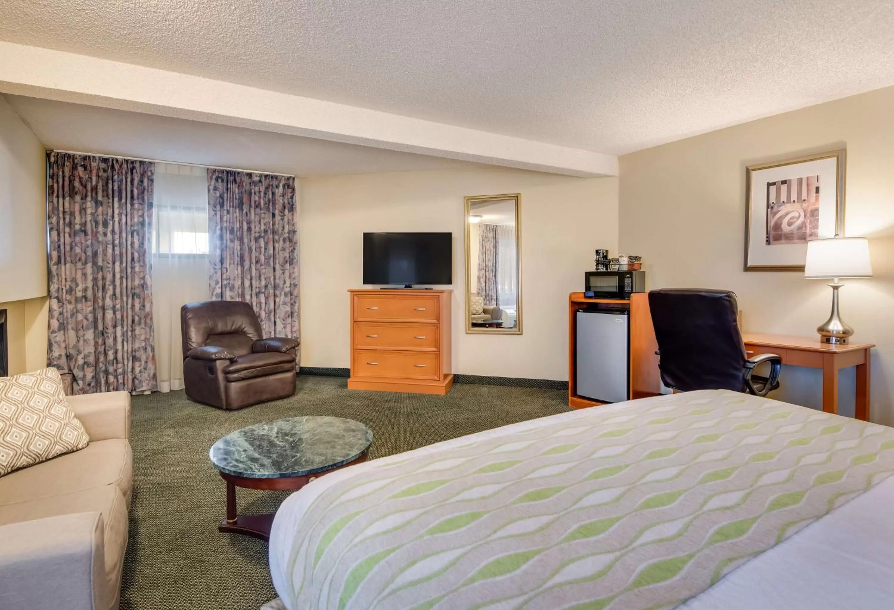 Bedroom, Bed in SureStay Plus Hotel by Best Western Reno Airport