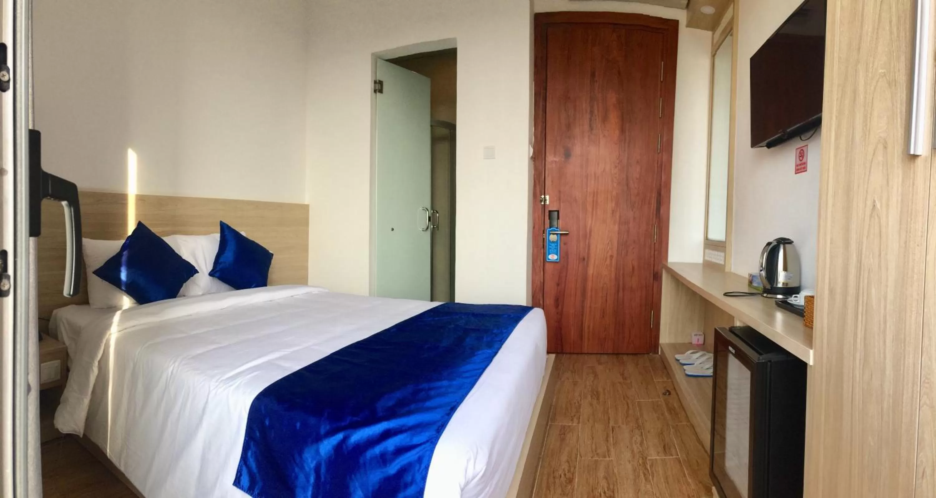 Photo of the whole room, Bed in Khách Sạn Hiệp Yến